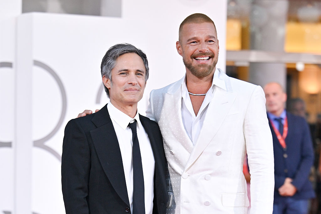 Gael García Bernal y Ricky Martin asisten a la proyección de "Hombre al agua" durante la 83ª edición del Festival Internacional de Cine de Venecia, en la Sala Grande, el 6 de septiembre de 2026 en Venecia, Italia. | Fuente: Getty Images