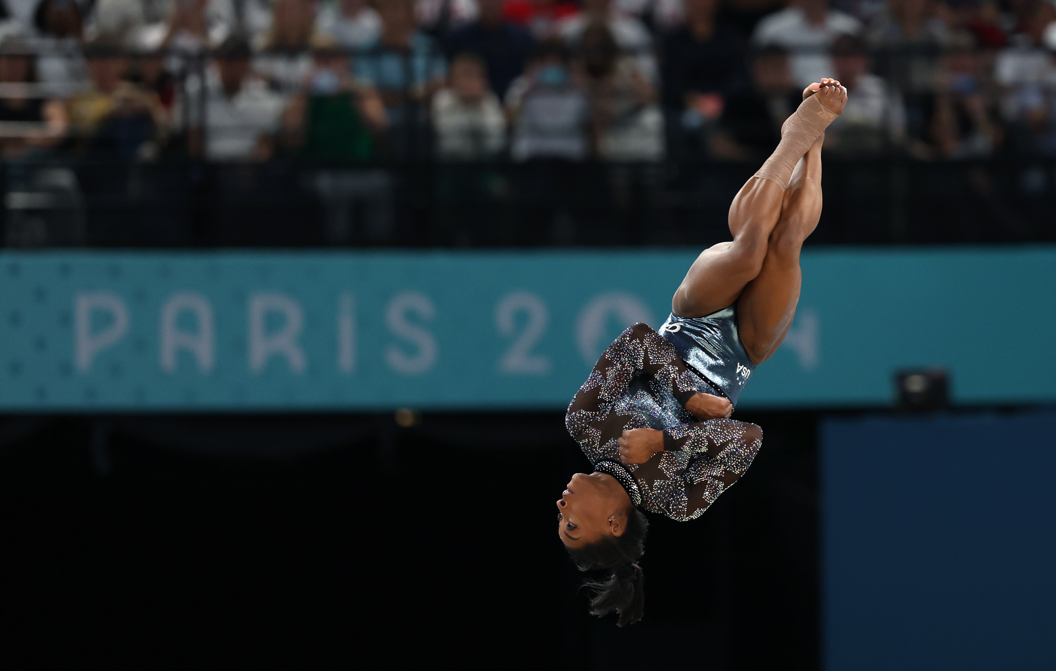 Simone Biles durante la clasificación femenina de gimnasia artística en París, Francia, el 28 de julio de 2024 | Fuente: Getty Images