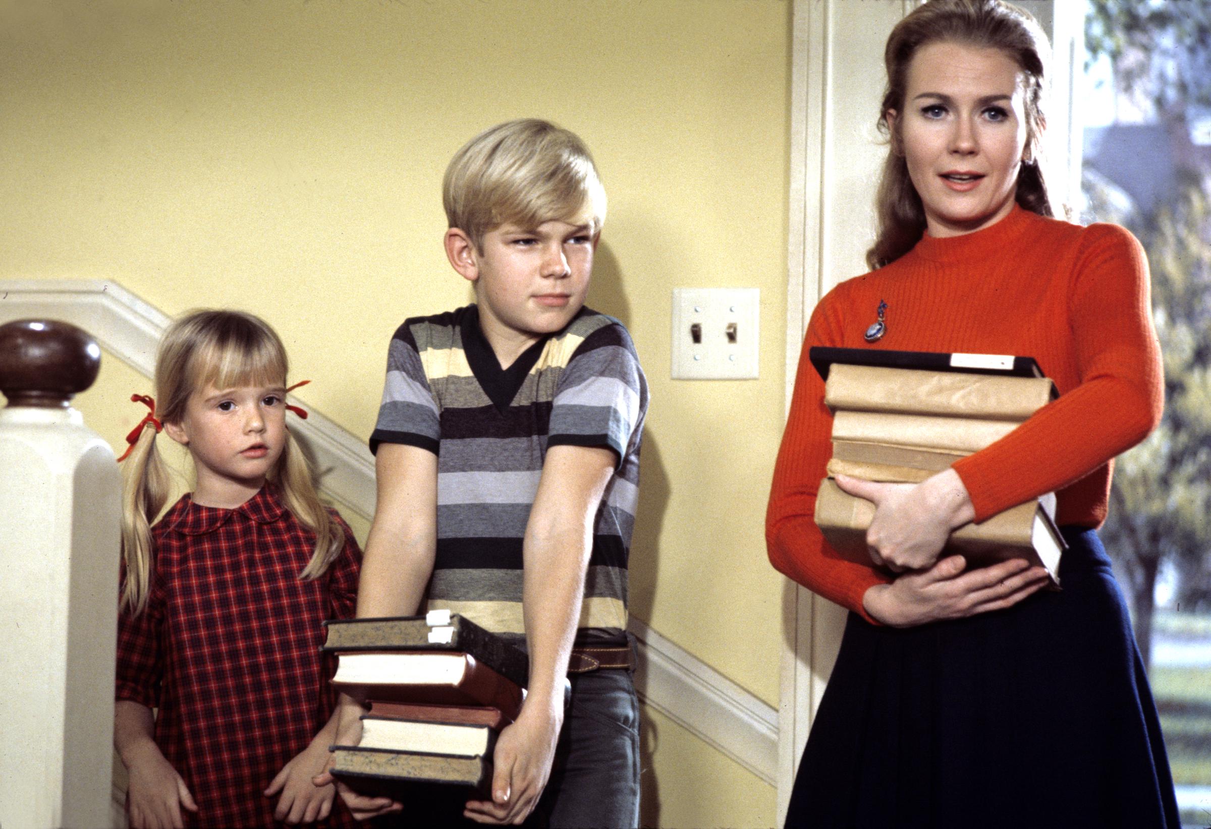 Kim Richards, David Doremus, y Juliet Mills en el plató de "Nanny and the Professor", 1970 | Fuente: Getty Images