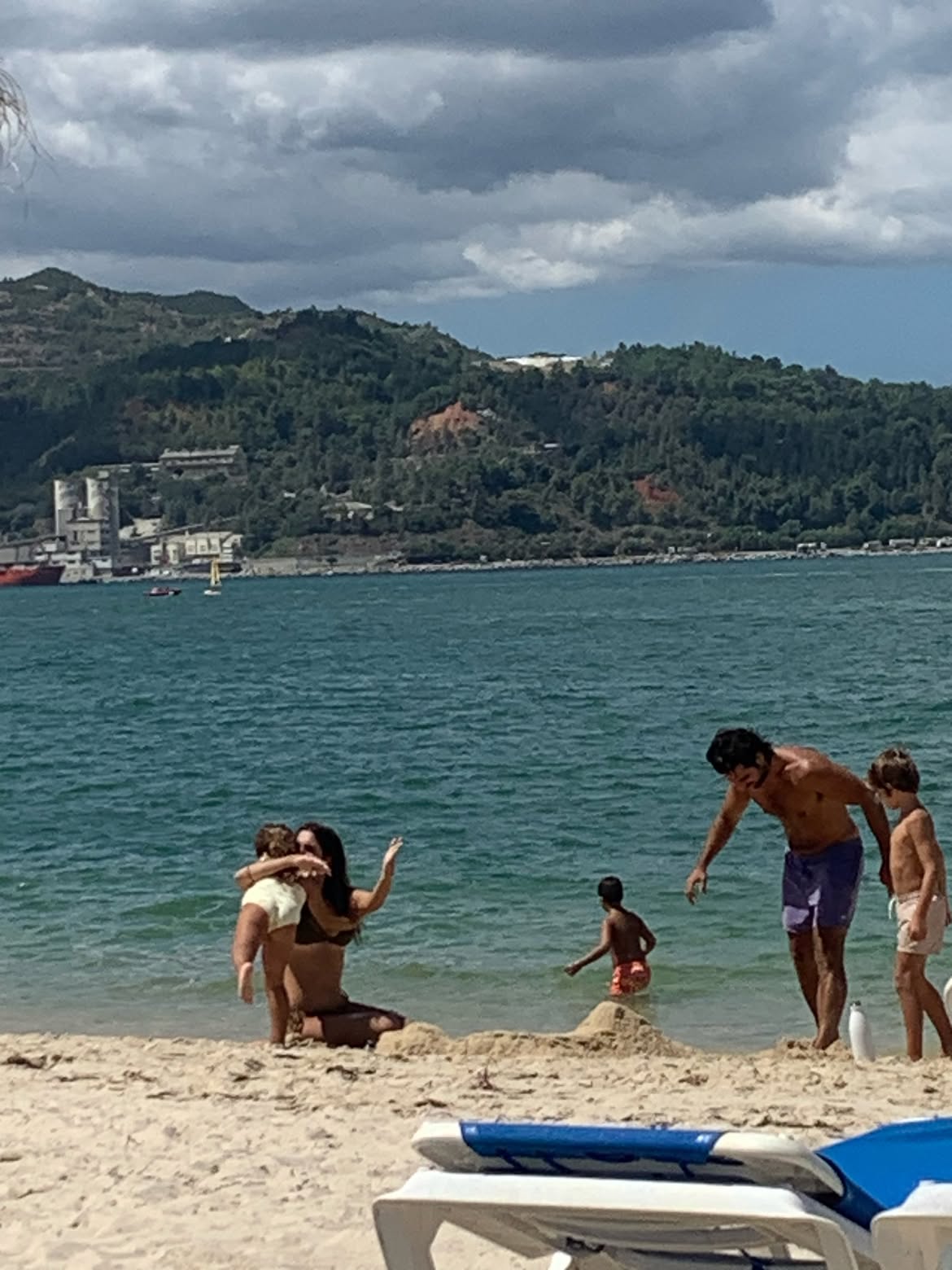 La familia de Lolita Flores disfruta de sus vacaciones | Fuente: Instagram/lolitafoficial