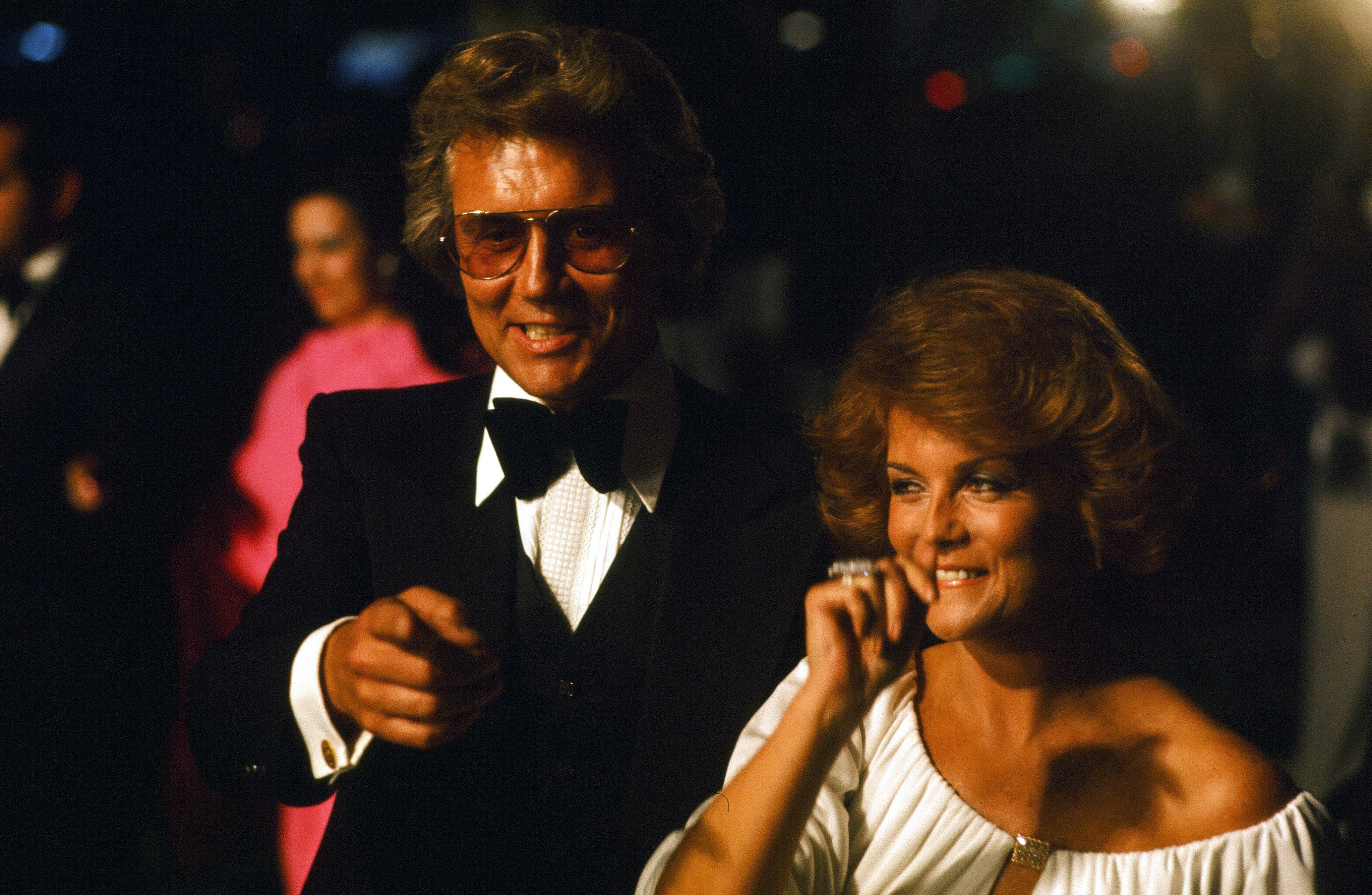 Ann-Margret y Roger Smith la 48ª edición de los Premios de la Academia en Los Ángeles en 1976 | Fuente: Getty Images