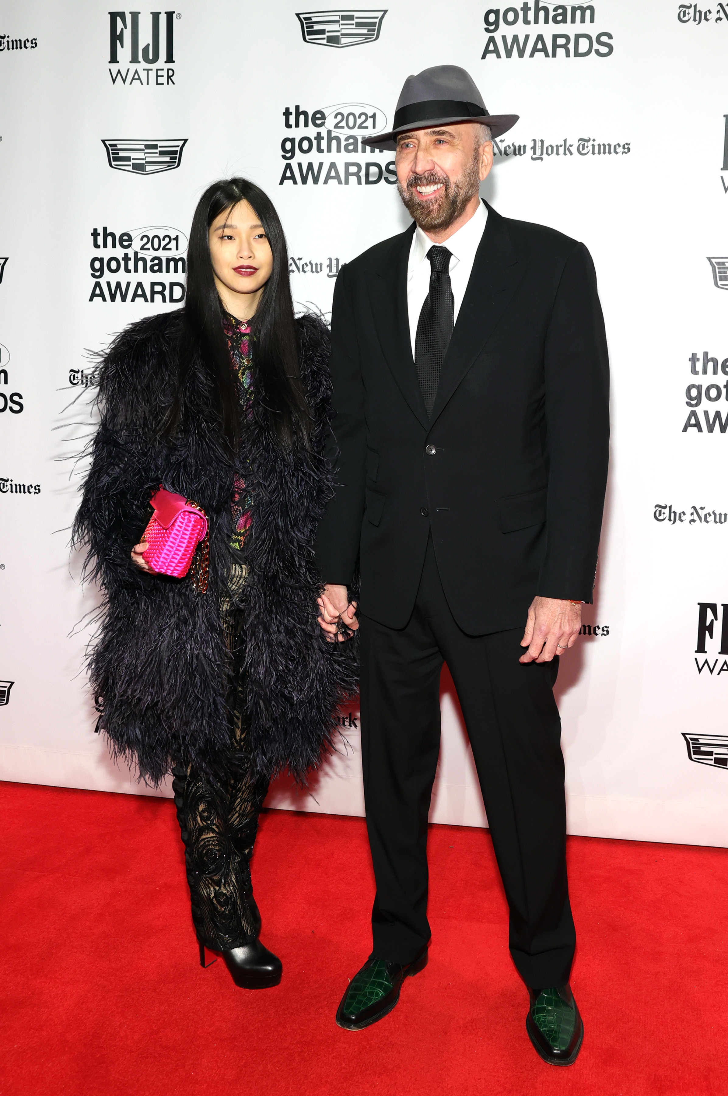 Riko Shibata y Nicolas Cage en los Gotham Awards Presented By The Gotham Film & Media Institute el 29 de noviembre de 2021, en Nueva York. | Foto: Getty Images