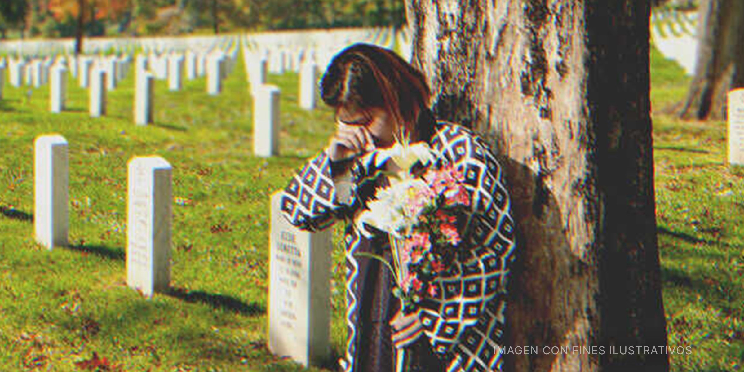 Niña llora en el cementerio | Foto: Shutterstock 
