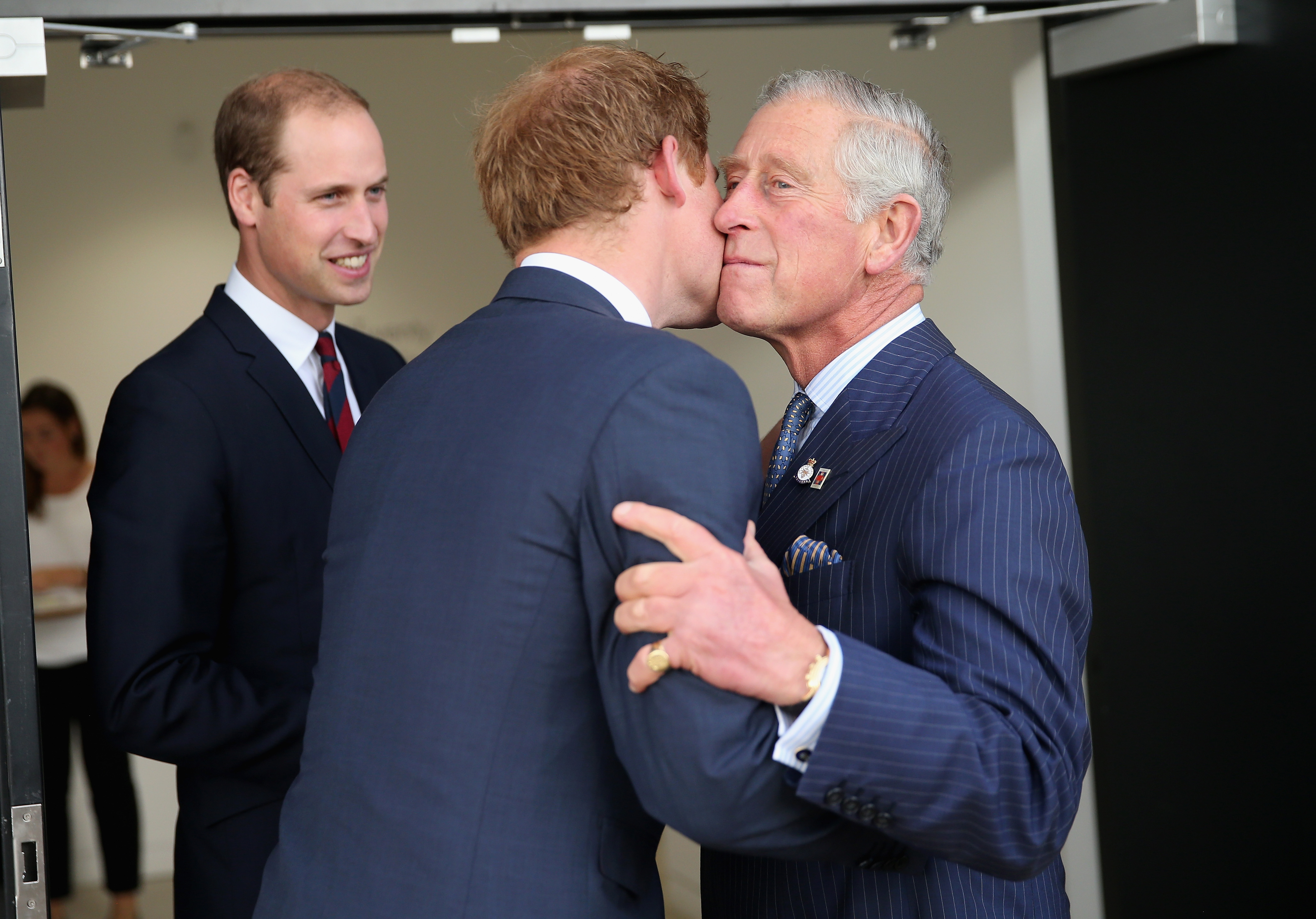El príncipe Harry, el príncipe William y el rey Charles III en la Ceremonia de Inauguración de los Juegos Invictus en 2014 | Foto: Getty Images