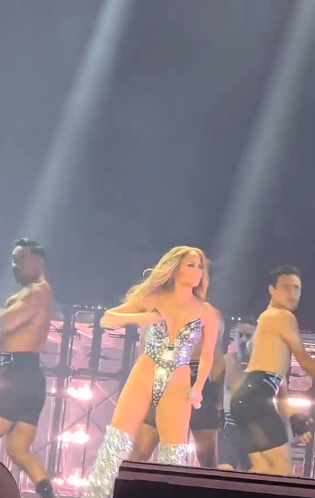 Jennifer Lopez interpretando "Get Right" en el WorldPride D.C, el 7 de junio de 2025 | Fuente: TikTok/debbyxjlo