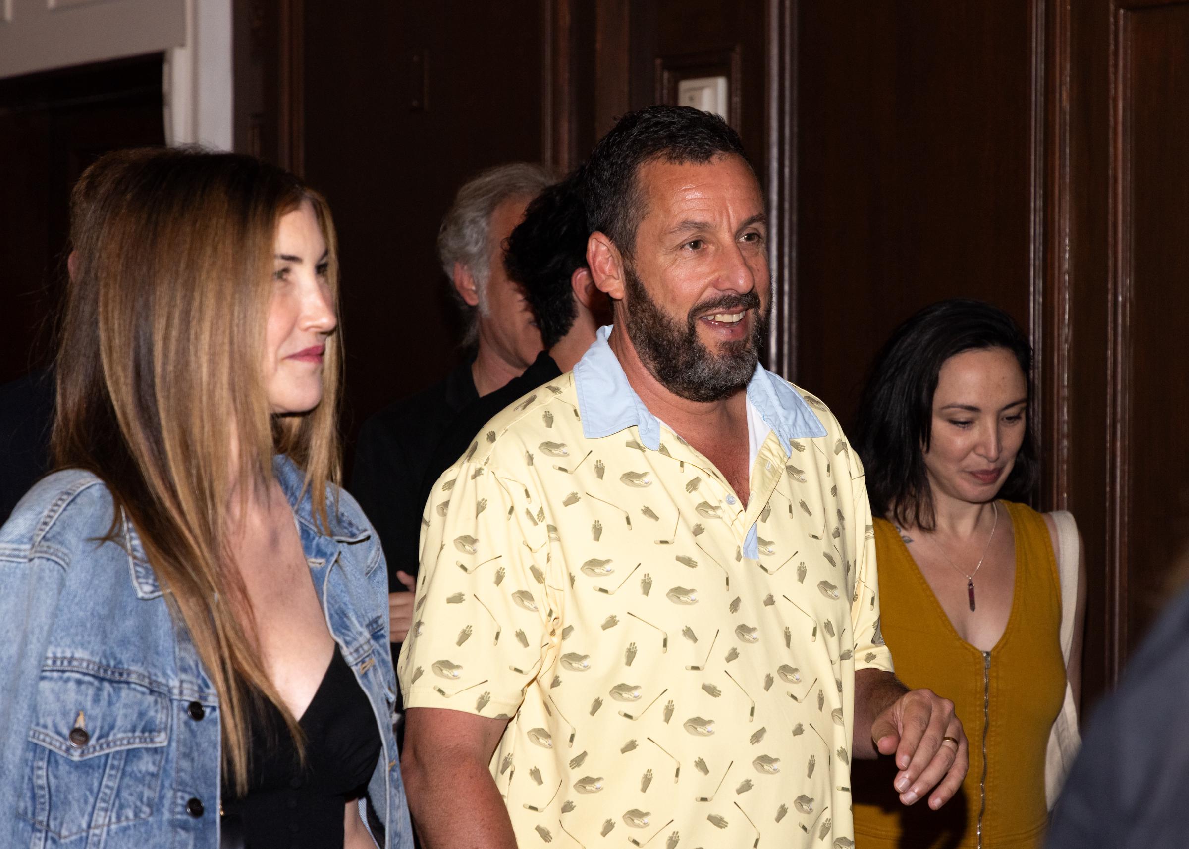 Jackie y Adam Sandler en la proyección especial de "Adam Sandler: Love You" en Nueva York el 20 de agosto de 2024 | Fuente: Getty Images