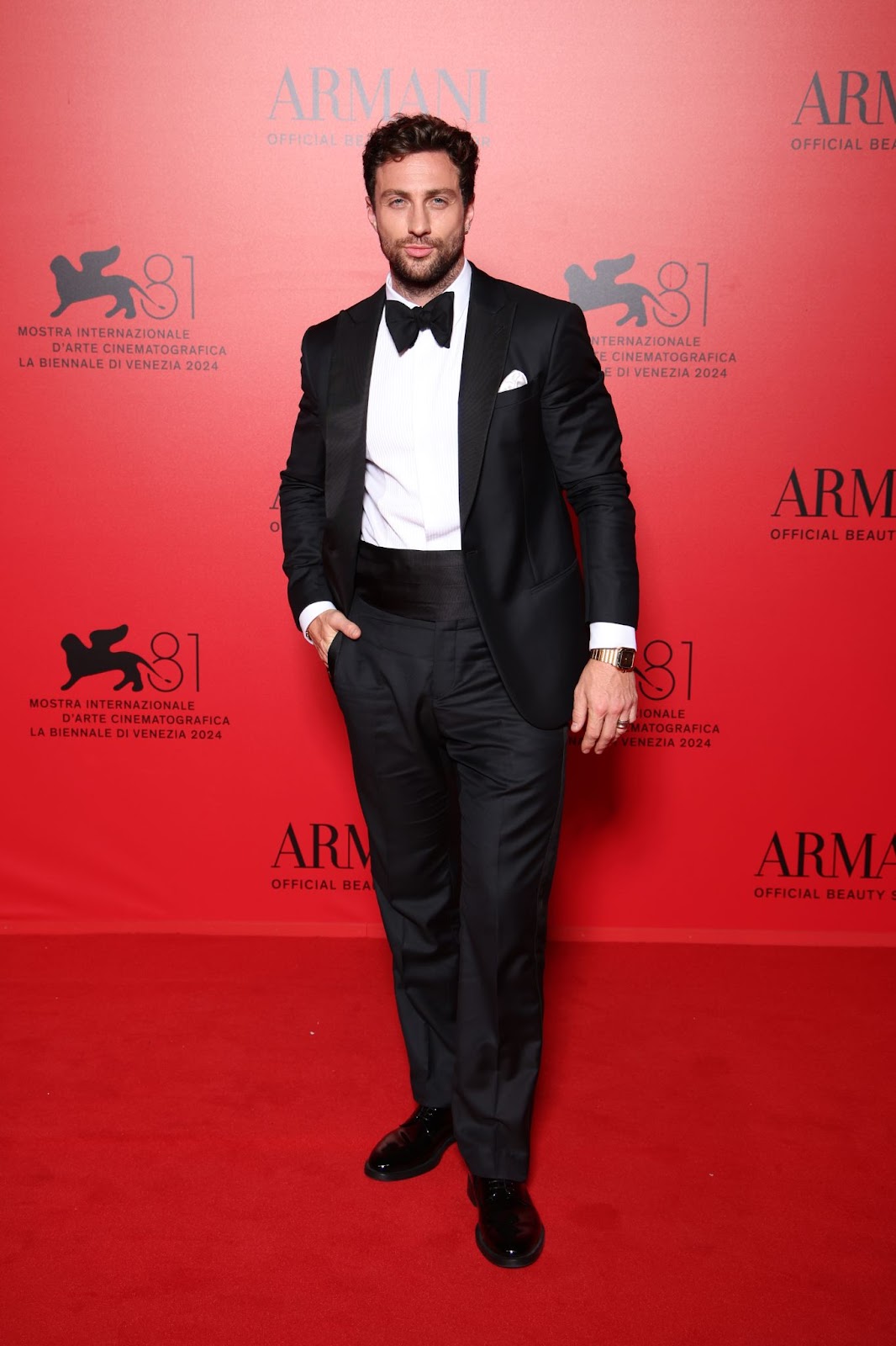 Aaron Taylor-Johnson en la Fiesta Armani Beauty Passione durante la 81ª edición del Festival Internacional de Cine de Venecia el 31 de agosto de 2024, en Italia. | Fuente: Getty Images