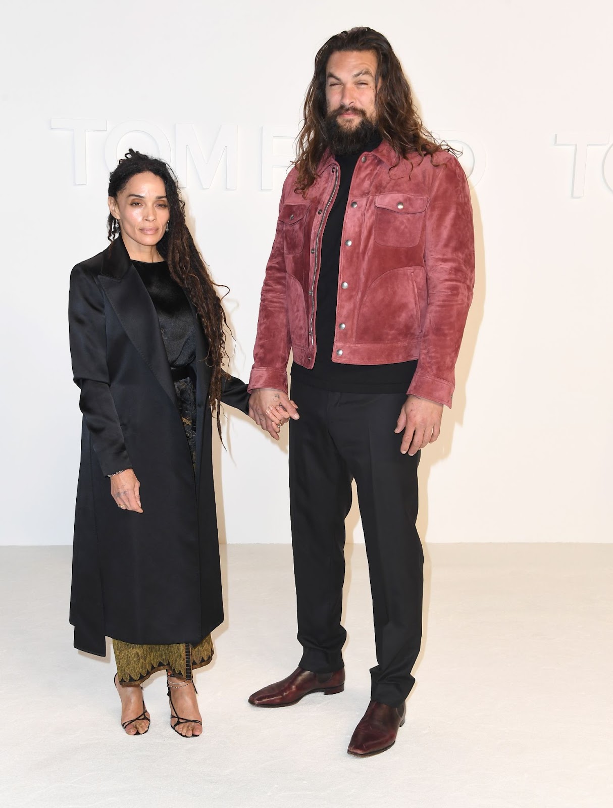 Jason Momoa y Lisa Bonet en el desfile Tom Ford AW20 el 7 de febrero de 2020, en Hollywood, California. Conocidos por su estilo y química únicos, la pareja hizo girar cabezas en el evento | Fuente: Getty Images