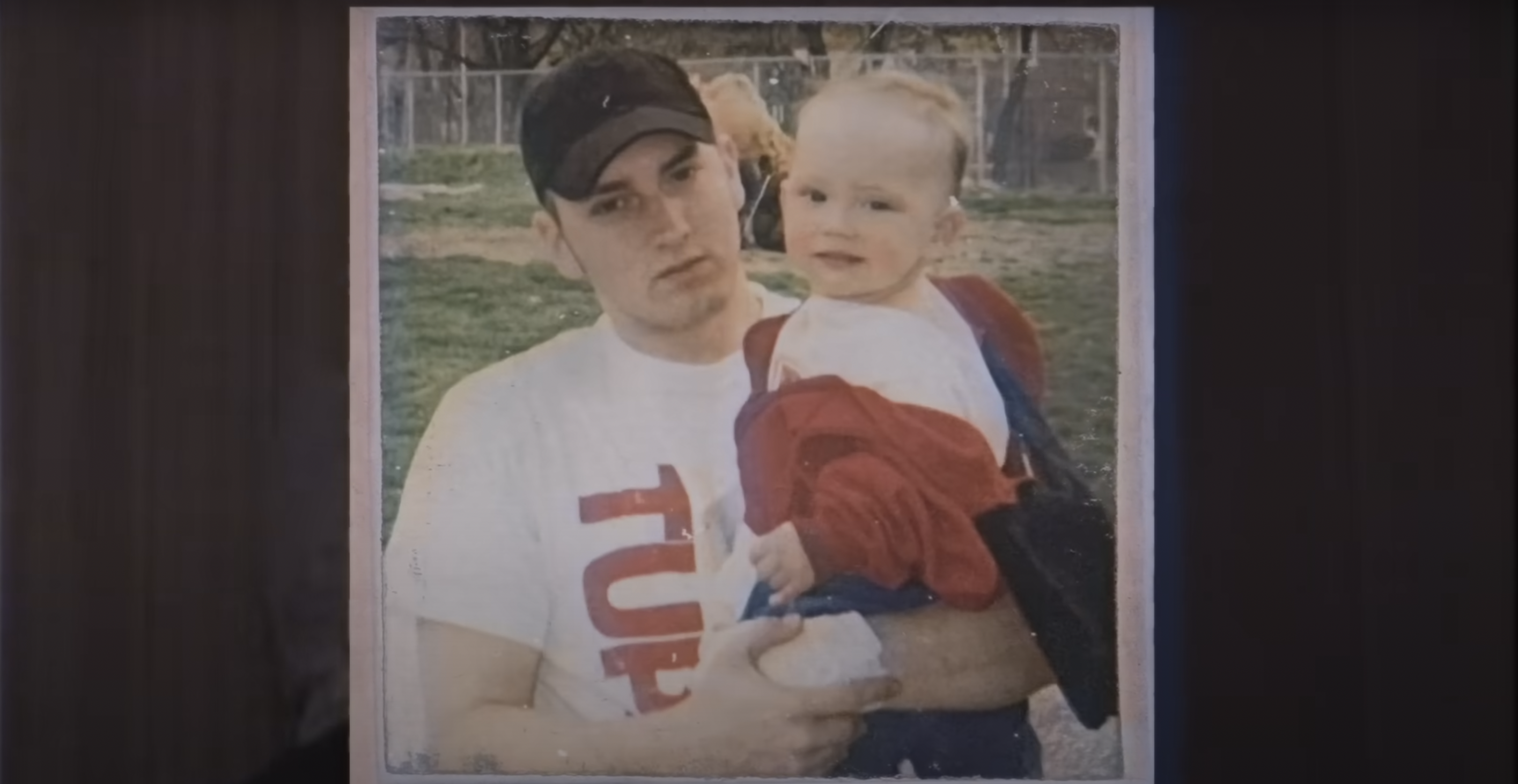 Eminem y su hija Hailie Jade en un clip subido el 3 de octubre de 2024 | Fuente: YouTube/EminemMusic