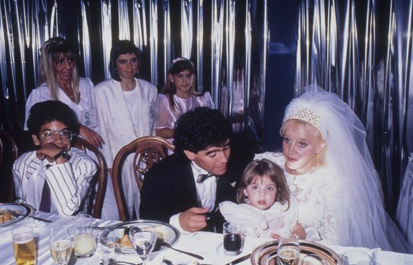 Diego Maradona, Claudia Villafañe y Dalma Maradona. Fuente: Getty Images