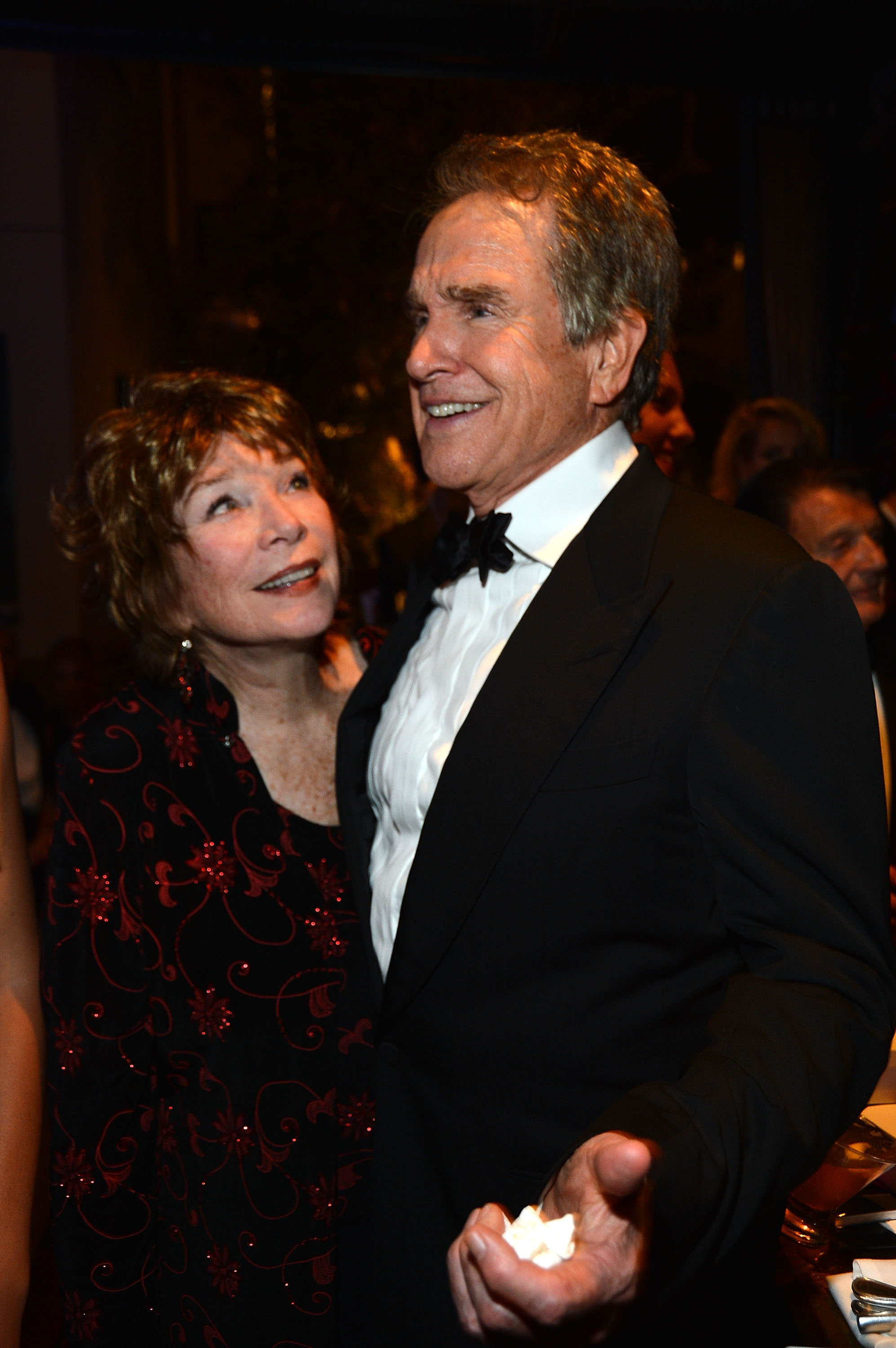 hirley MacLaine y Warren Beatty asisten a la fiesta posterior a la 40ª edición del AFI Life Achievement Award en honor a Shirley MacLaine celebrada en Culver City, California, el 7 de junio de 2012. | Fuente: Getty Images