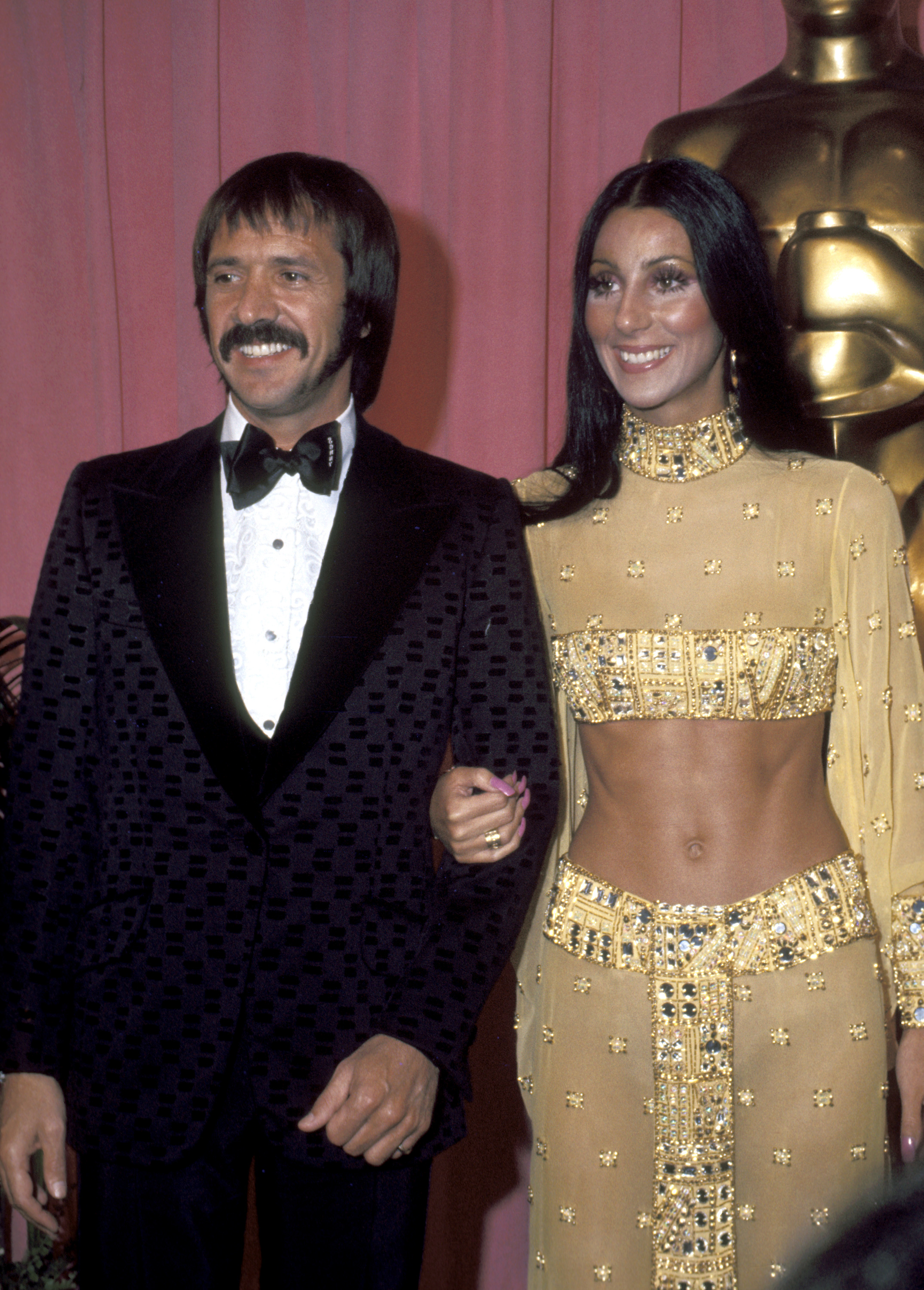 Sonny Bono y Cher en la 45 edición de los Premios de la Academia el 27 de marzo de 1973 | Fuente: Getty Images