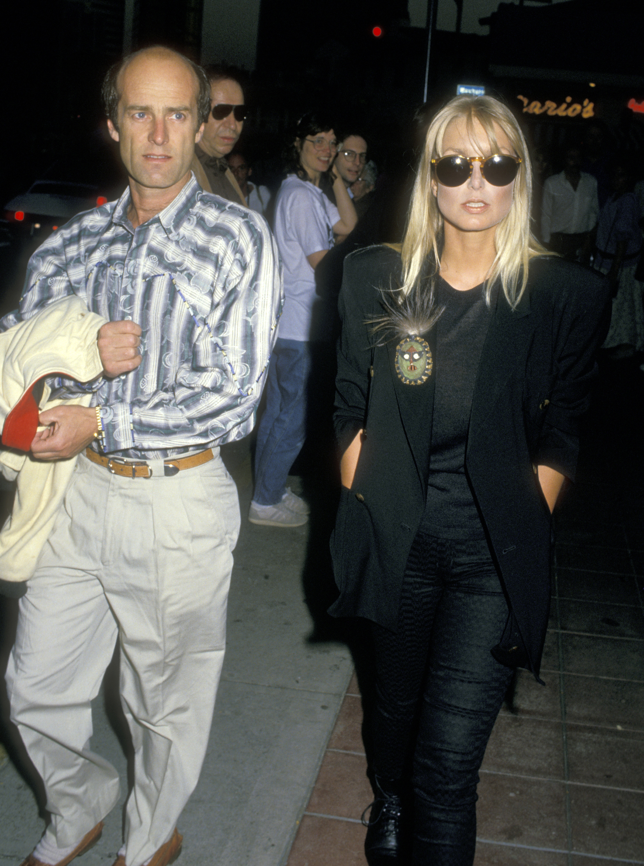 Heather Thomas y Harry M. Brittenham en Los Ángeles, California, el 12 de mayo de 1988 | Fuente: Getty Images