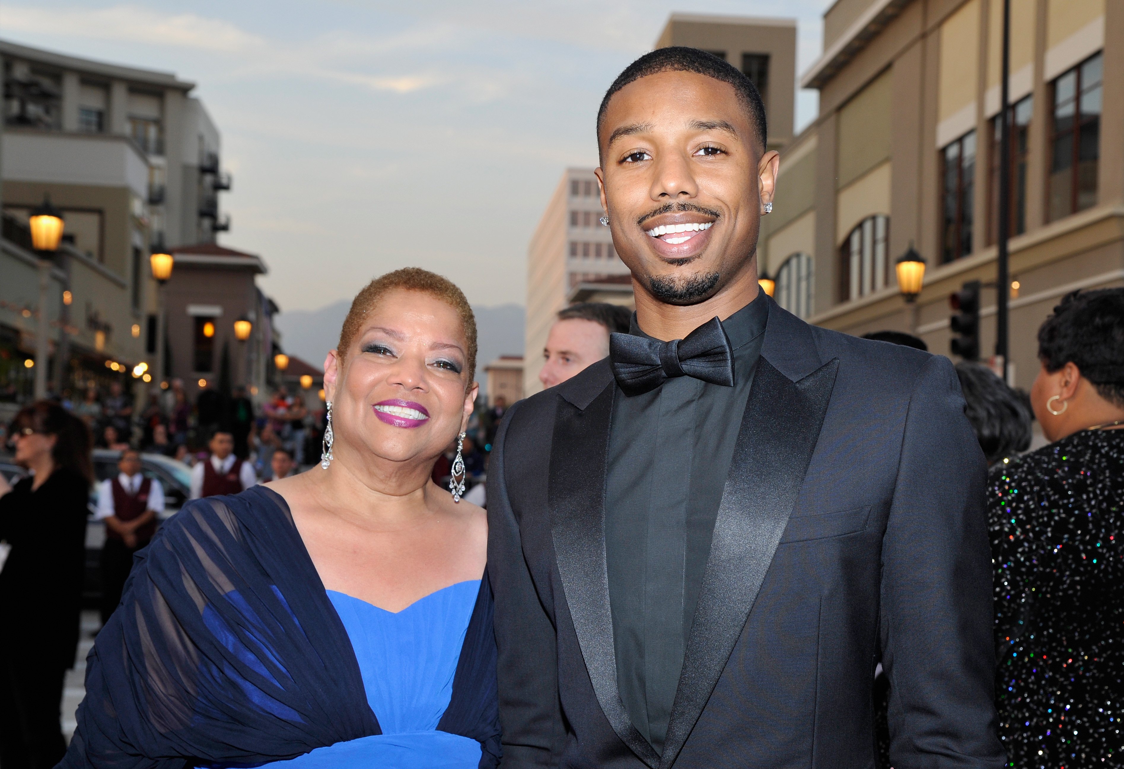 Michael B. Jordan y su madre Donna Jordan asisten a los 45º Premios Image de la NAACP en el Pasadena Civic Auditorium el 22 de febrero de 2014 en Pasadena, California. | Foto: Getty Images