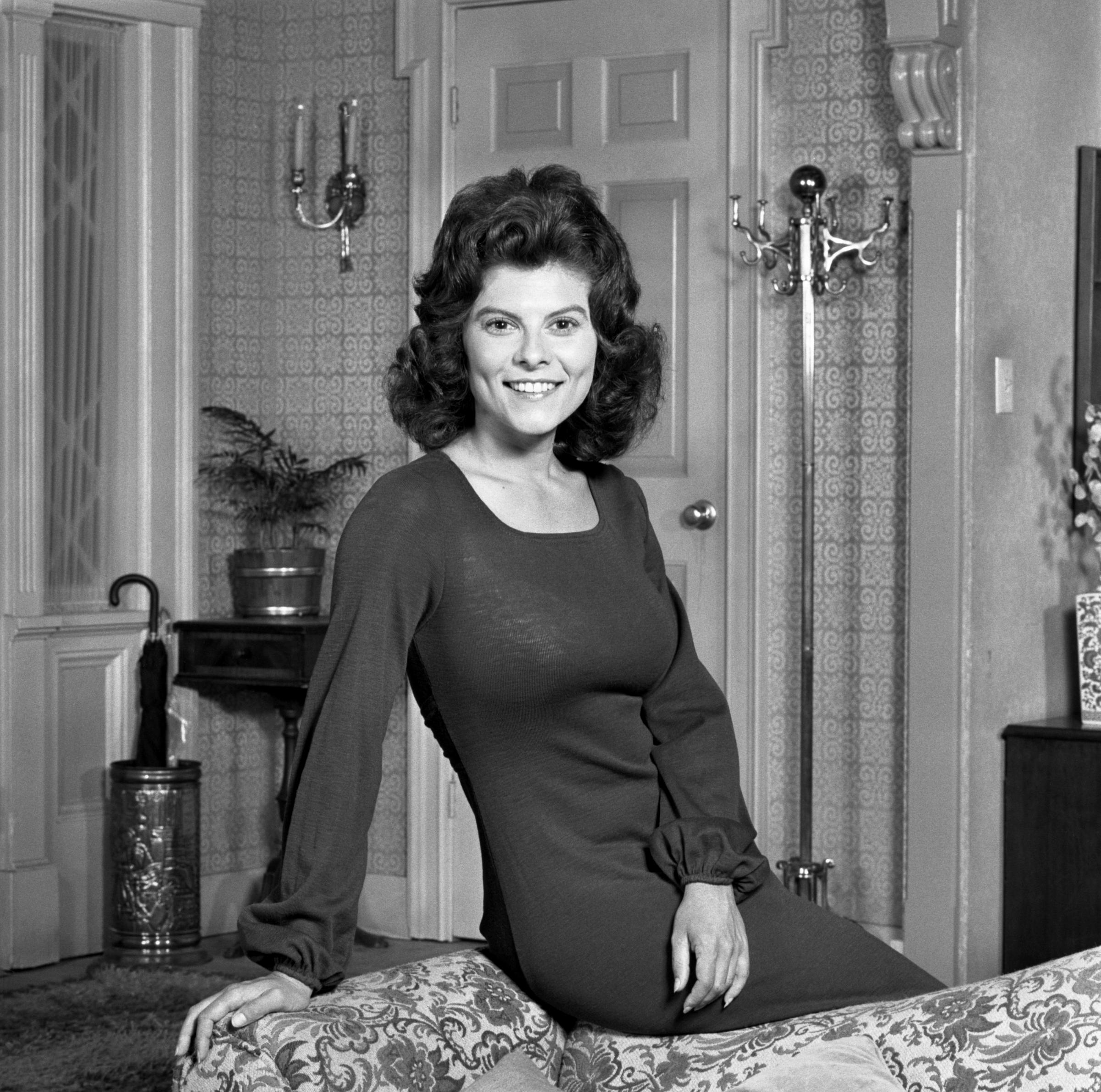 Adrienne Barbeau interpreta a Carol Traynor en "Maude", circa 1972 | Fuente: Getty Images