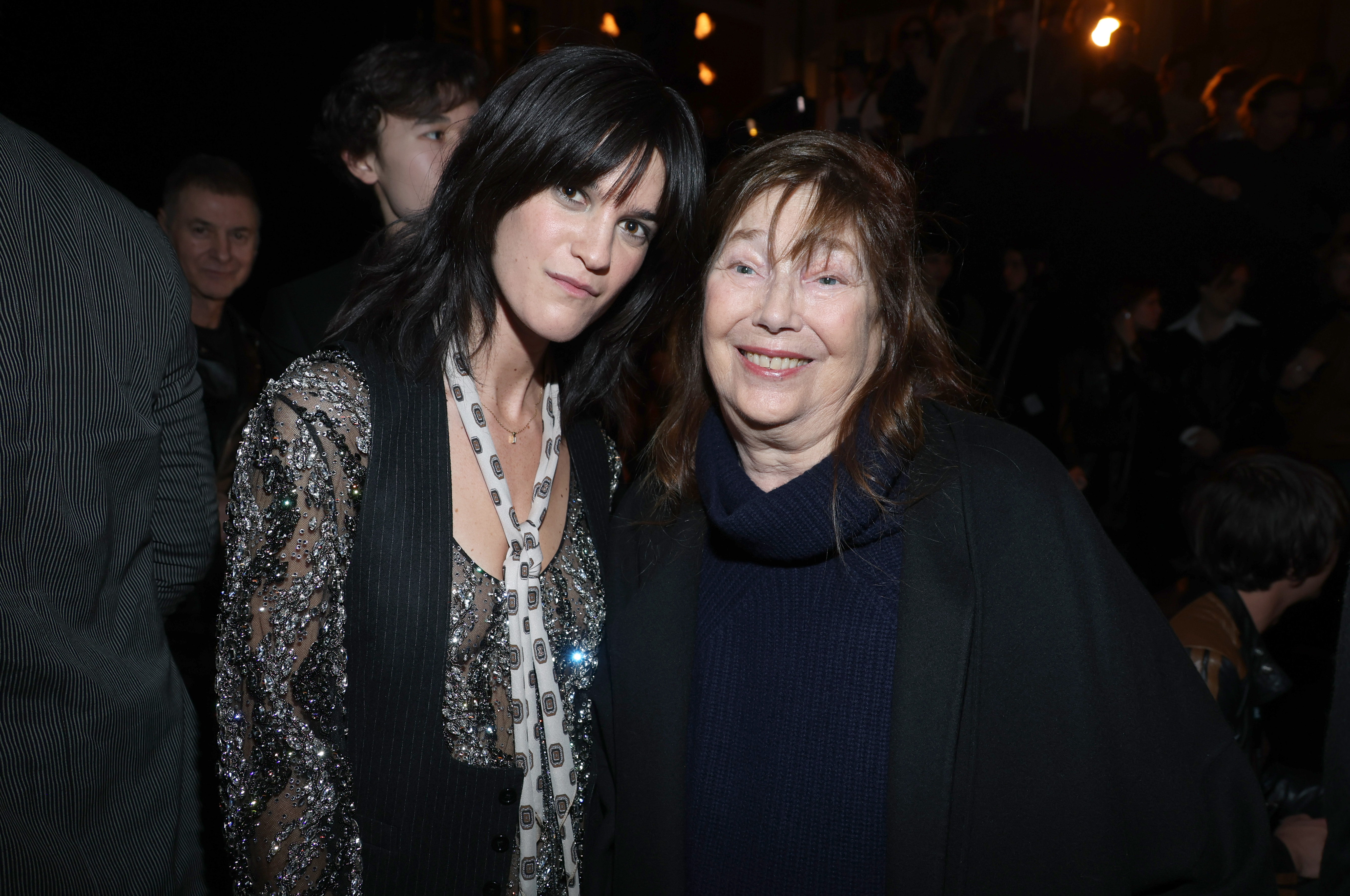 Suzanne Lindon y Jane Birkin en París, Francia, el 10 de febrero de 2023. | Foto: Getty Images