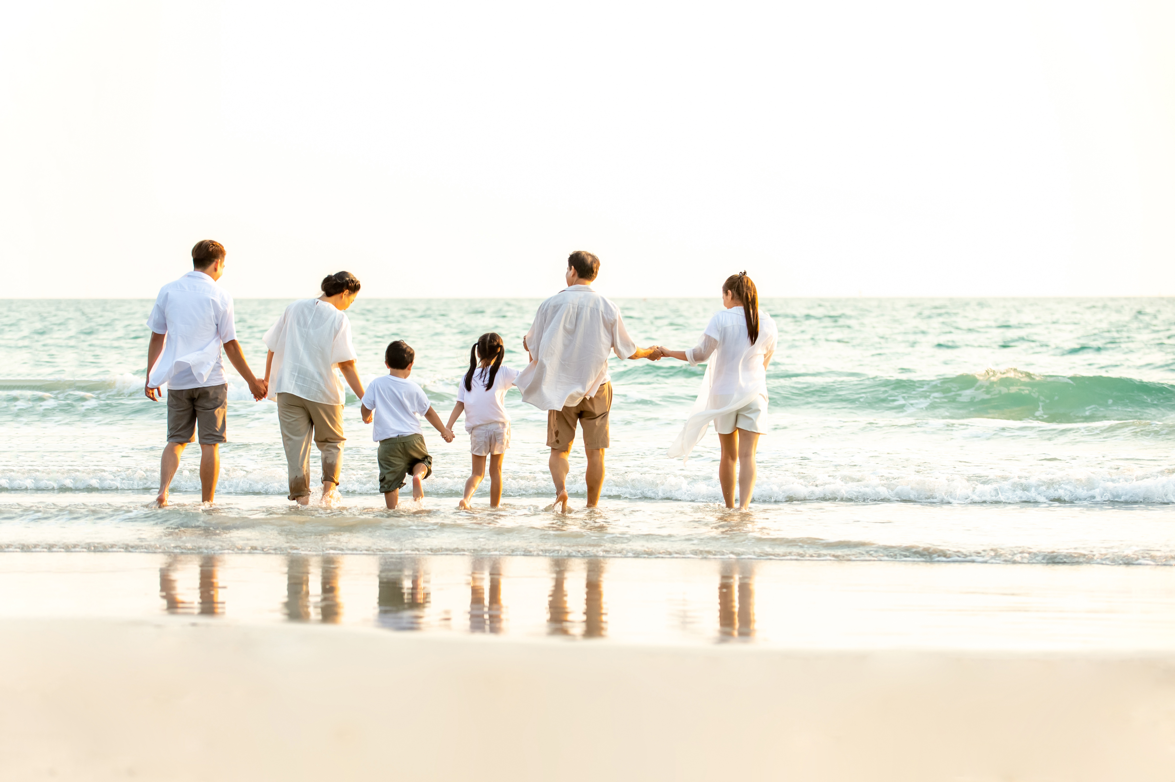 Una familia en la playa. | Foto: Shutterstock