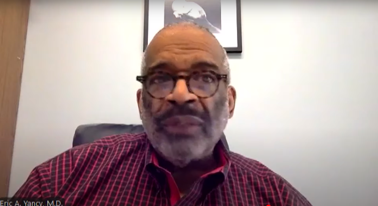 El Dr. Eric Yancy hablando sobre Haemophilus influenzae. | Fuente: YouTube/WTHR