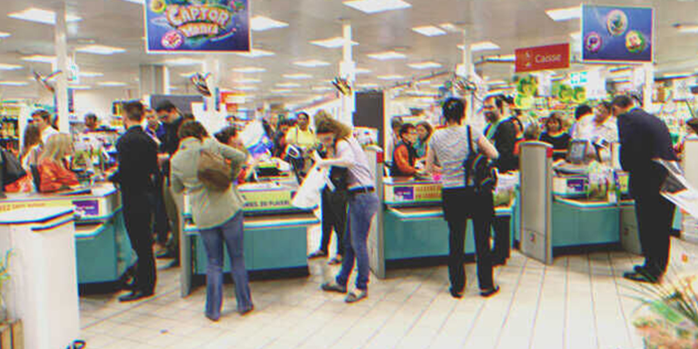 Personas en una tienda | Foto: Shutterstock