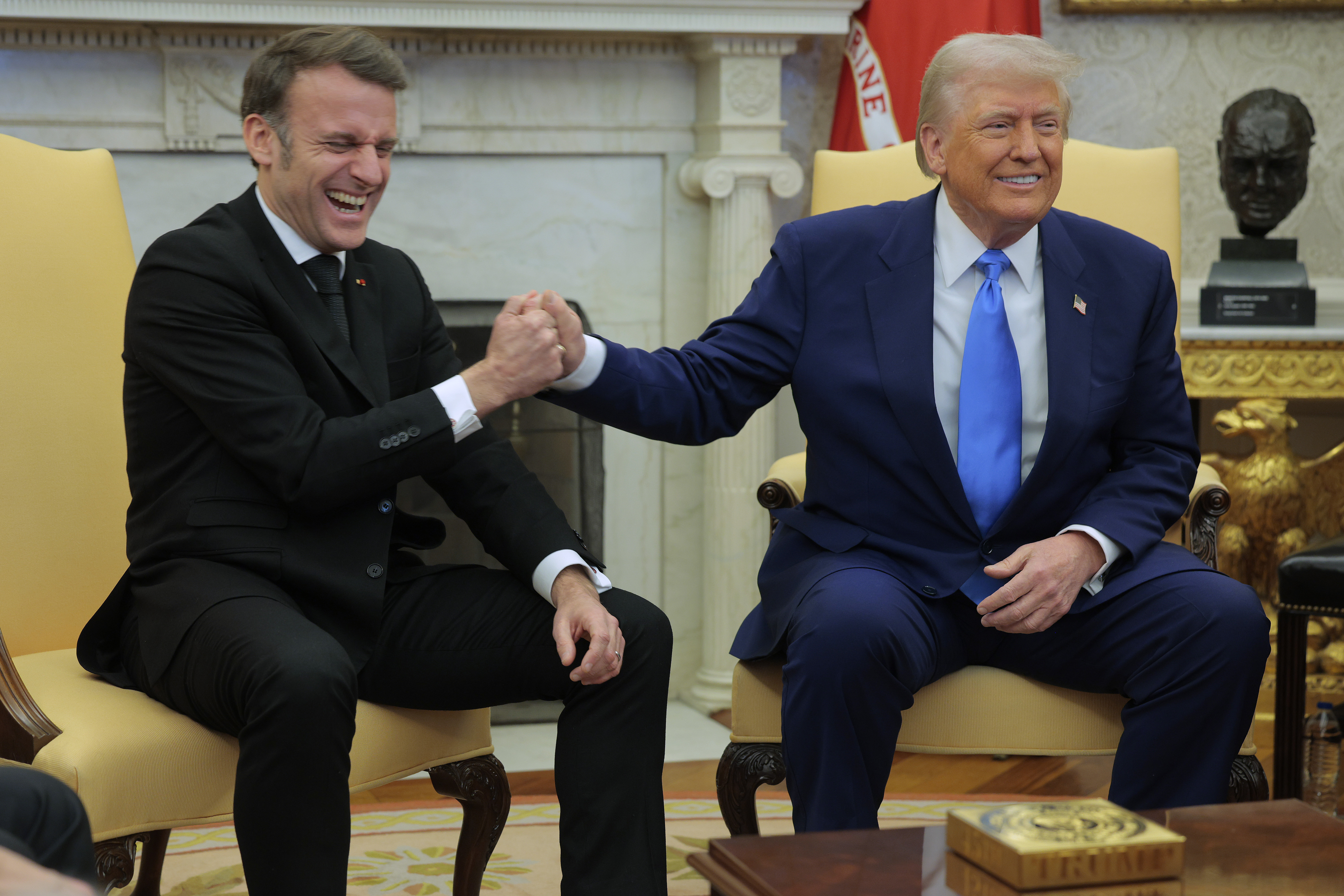 Emmanuel Macron y Donald Trump se reúnen en el Despacho Oval de la Casa Blanca | Fuente: Getty Images