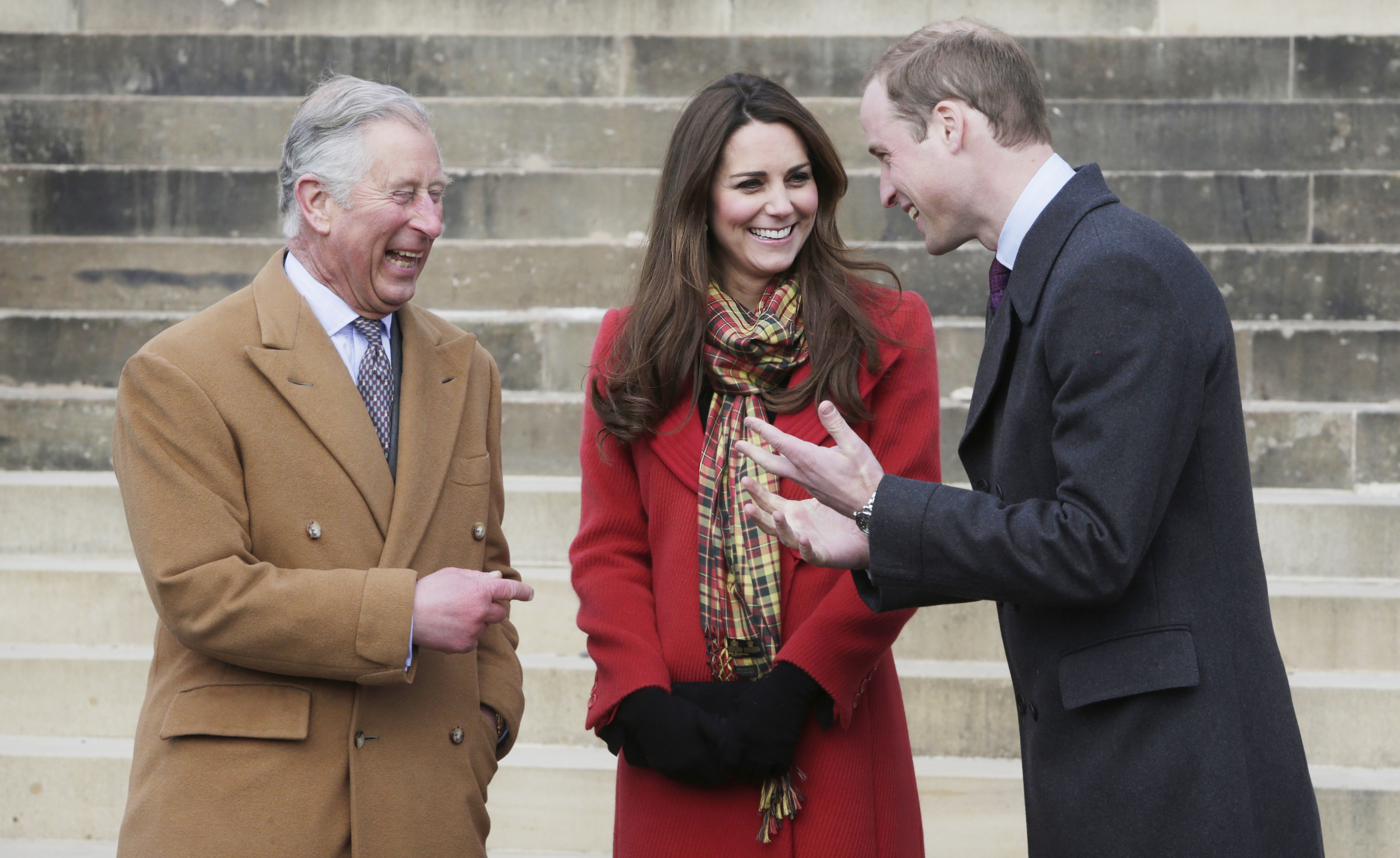 El rey Charles III, el príncipe William y la princesa de Gales, Kate, en Escocia en 2013 | Fuente: Getty Images