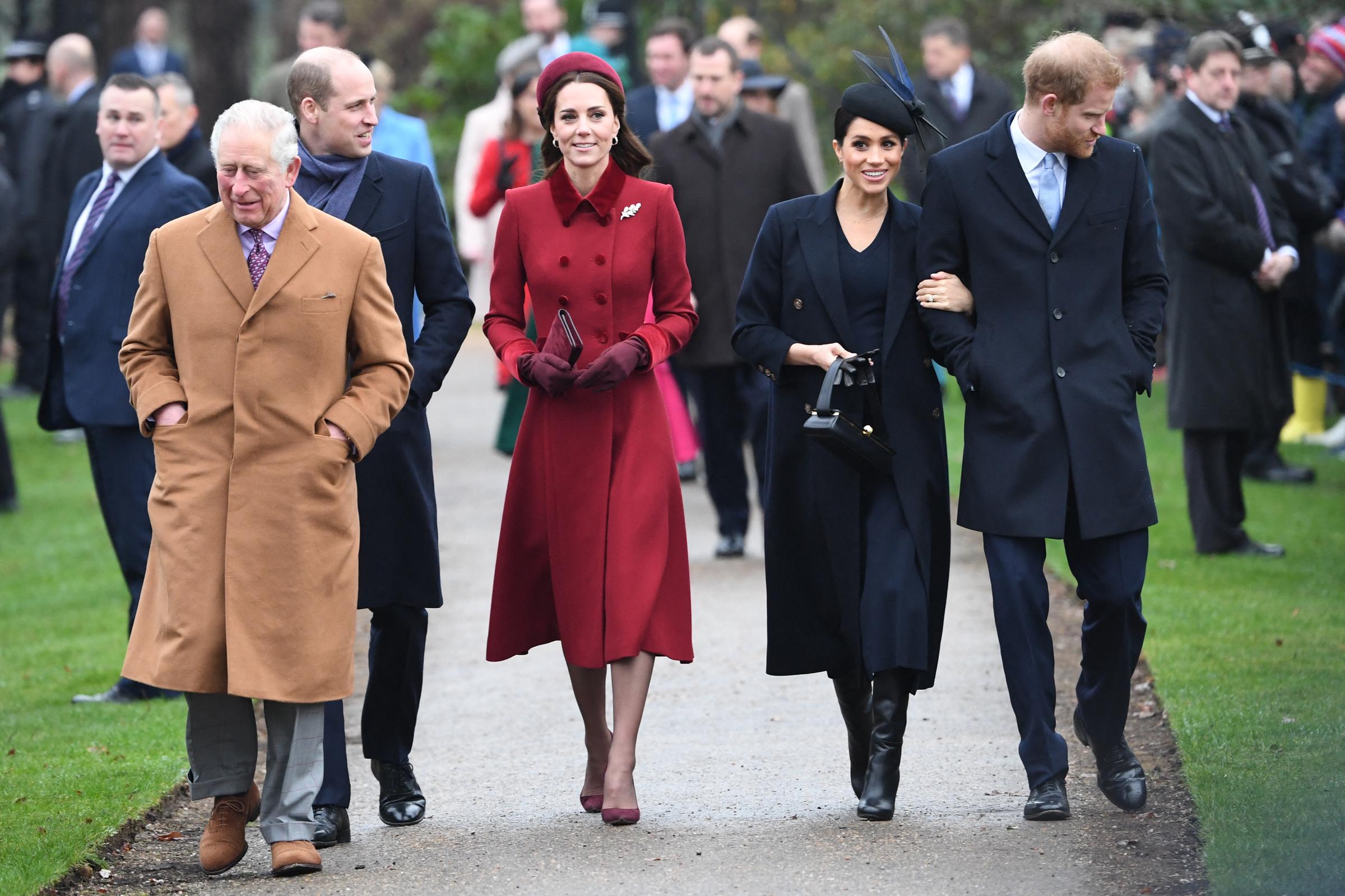 El rey Charles, el príncipe William, Catherine, Meghan y el príncipe Harry llegan al tradicional servicio de la Familia Real el día de Navidad en Sandringham, Norfolk, el 25 de diciembre de 2018 | Fuente: Getty Images