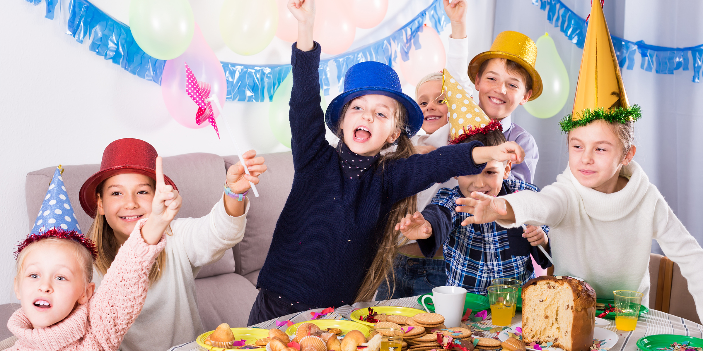 Niños en una fiesta de cumpleaños | Fuente: Shutterstock
