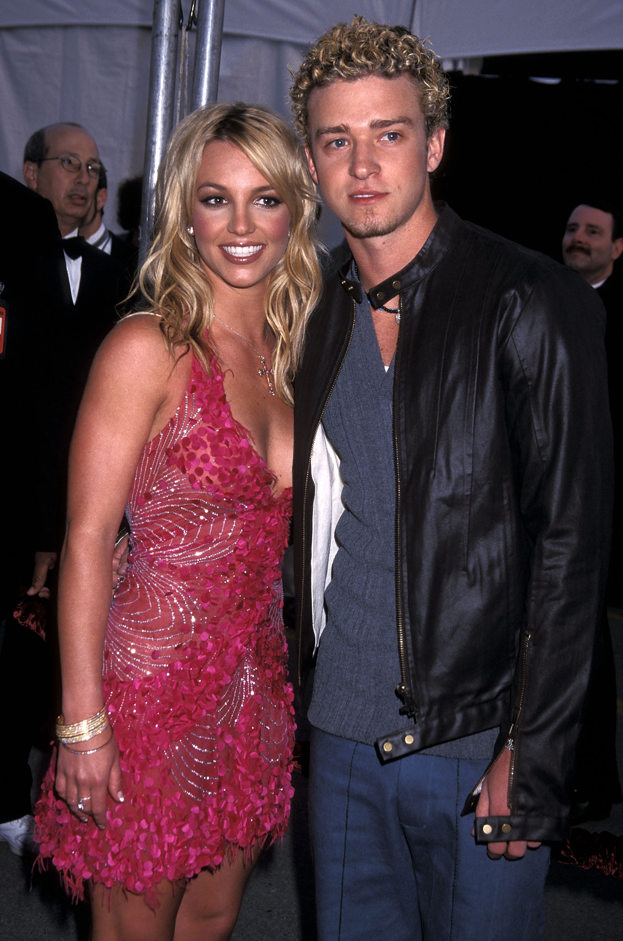 Britney Spears y Justin Timberlake en la 29 edición de los American Music Awards en Los Ángeles, California, el 9 de enero de 2002 | Fuente: Getty Images