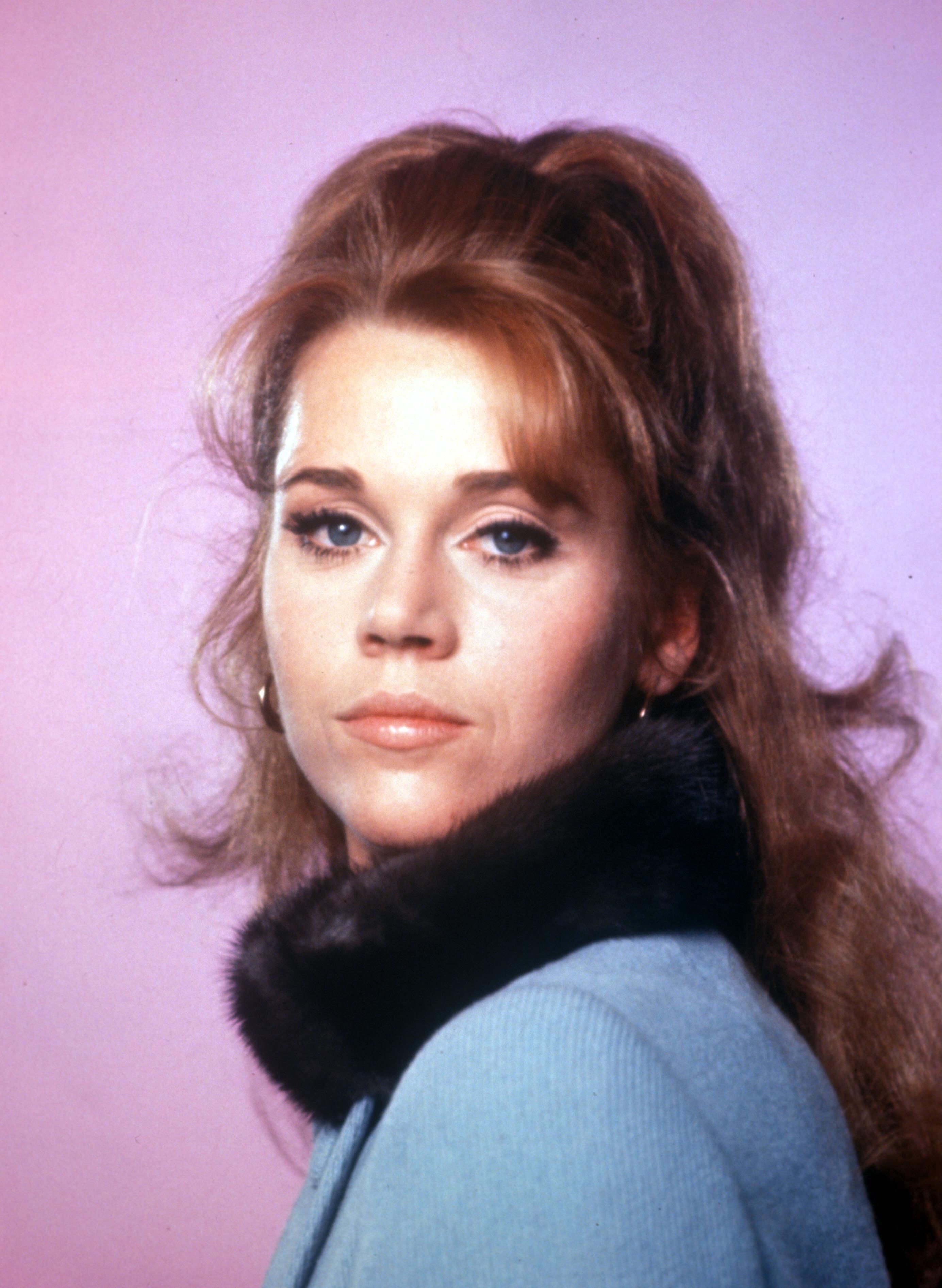 Jane Fonda posando para una fotografía, el 25 de marzo de 1967. | Foto: Getty Images