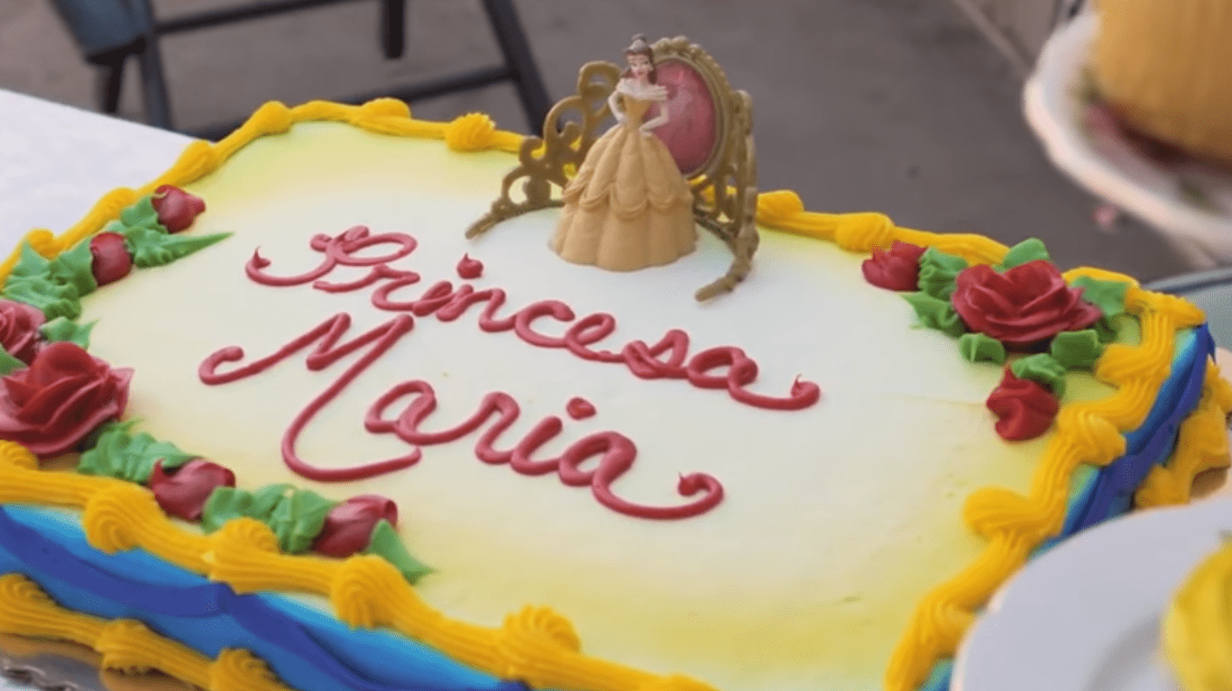 El pastel de cumpleaños de María. | Foto: Captura de Facebook/Make-A-Wish Arizona