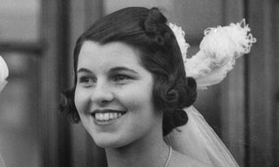 Rosemary Kennedy en 1938, tres años antes de su lobotomía, lista para ser presentada en la Corte. | Foto: Wikimedia Commons.