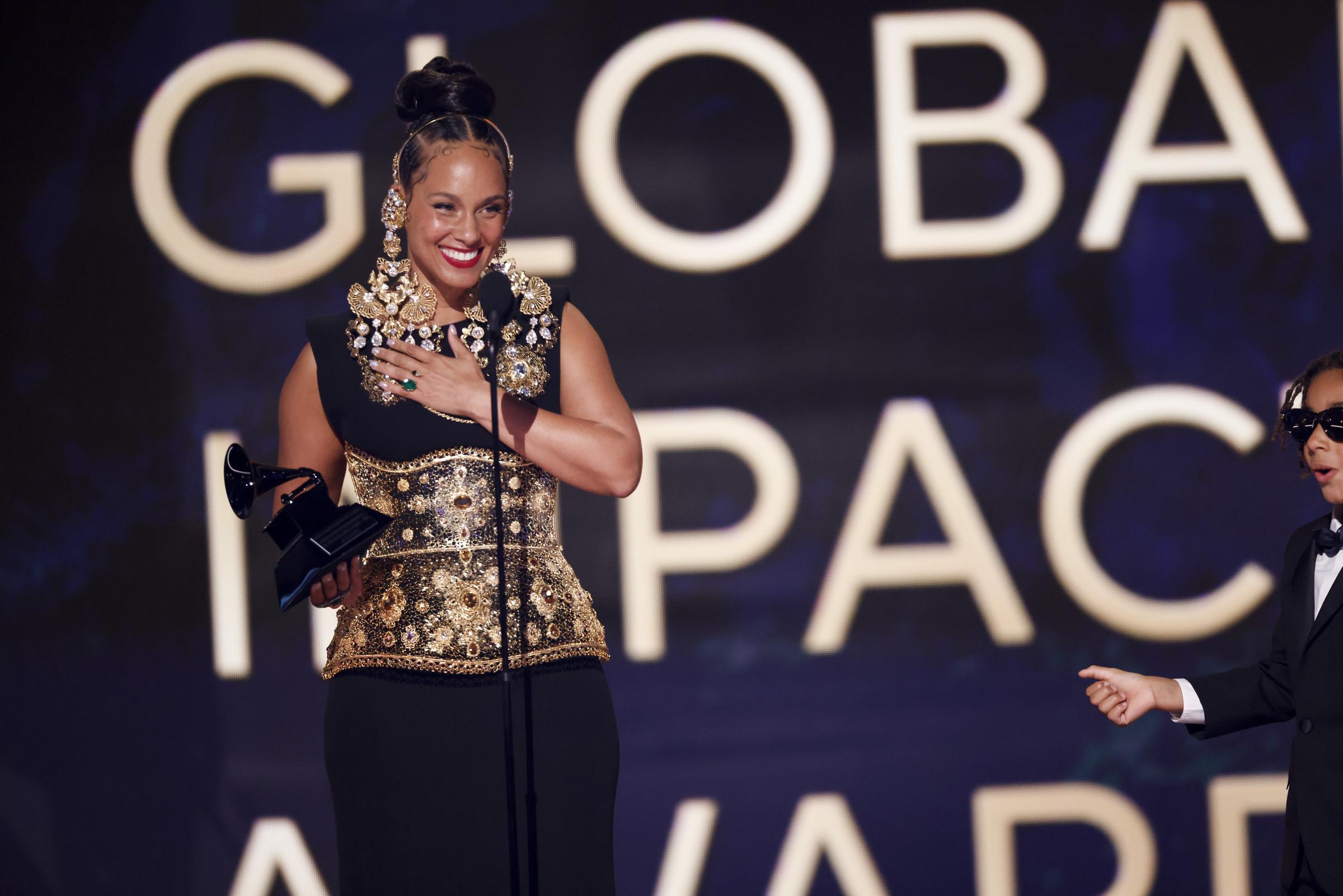 Alicia Keys durante su discurso de aceptación en los Premios Grammy el 3 de febrero de 2025 | Fuente: Getty images