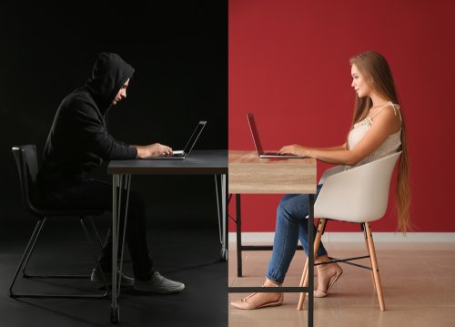 Un hombre y una mujer frente a sus computadores en una cita online. | Foto: Shutterstock
