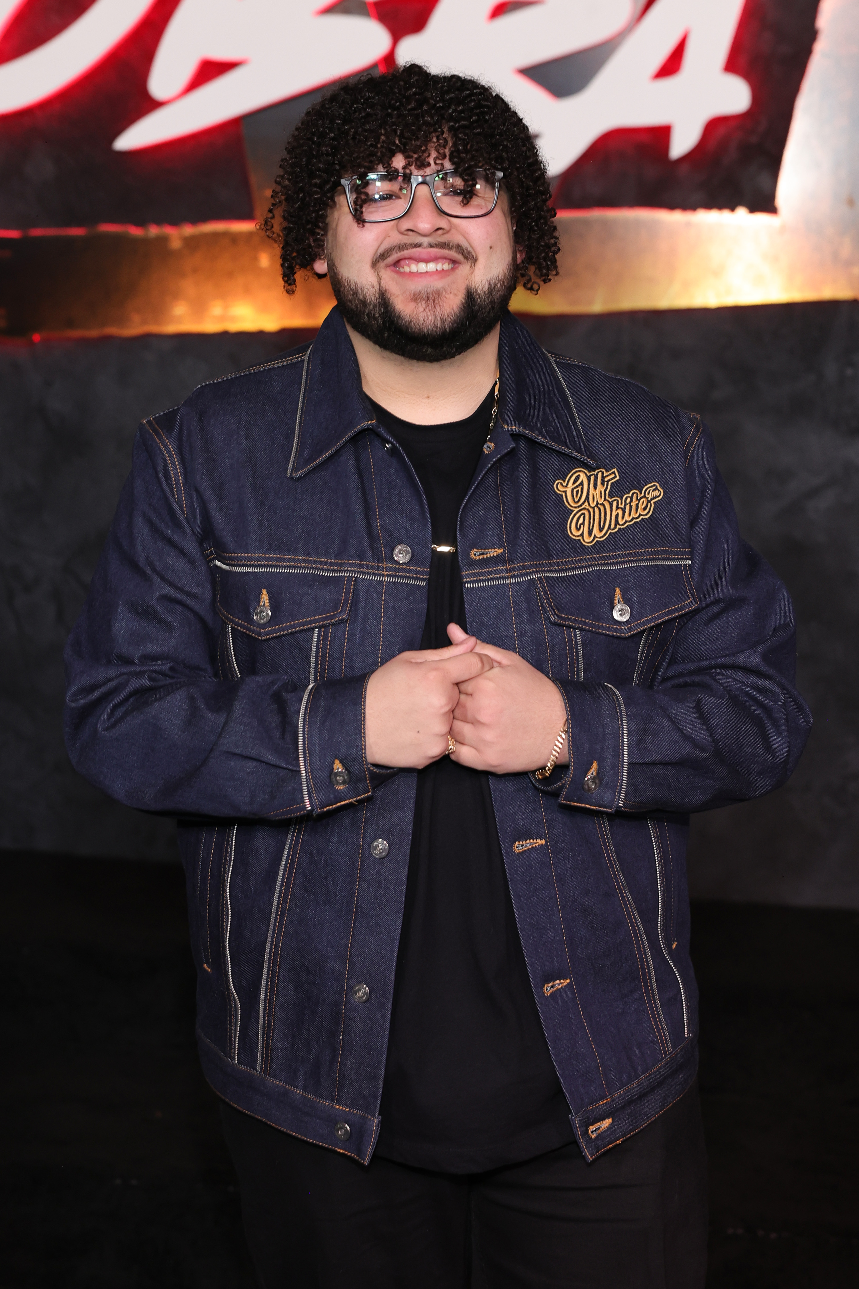 Rico Rodriguez llega al evento de estreno del final de la serie "Cobra Kai" de Netflix en el Egyptian Theatre Hollywood el 12 de febrero de 2025, en Los Ángeles, California | Fuente: Getty Images