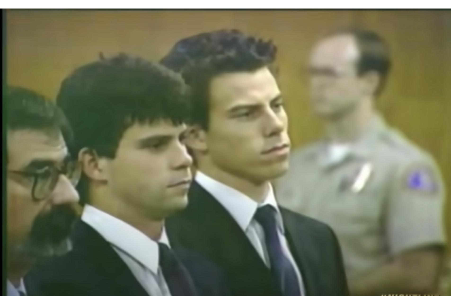 Lyle y Erik Menendez fotografiados en el tribunal | Fuente: YouTube/ABCNews