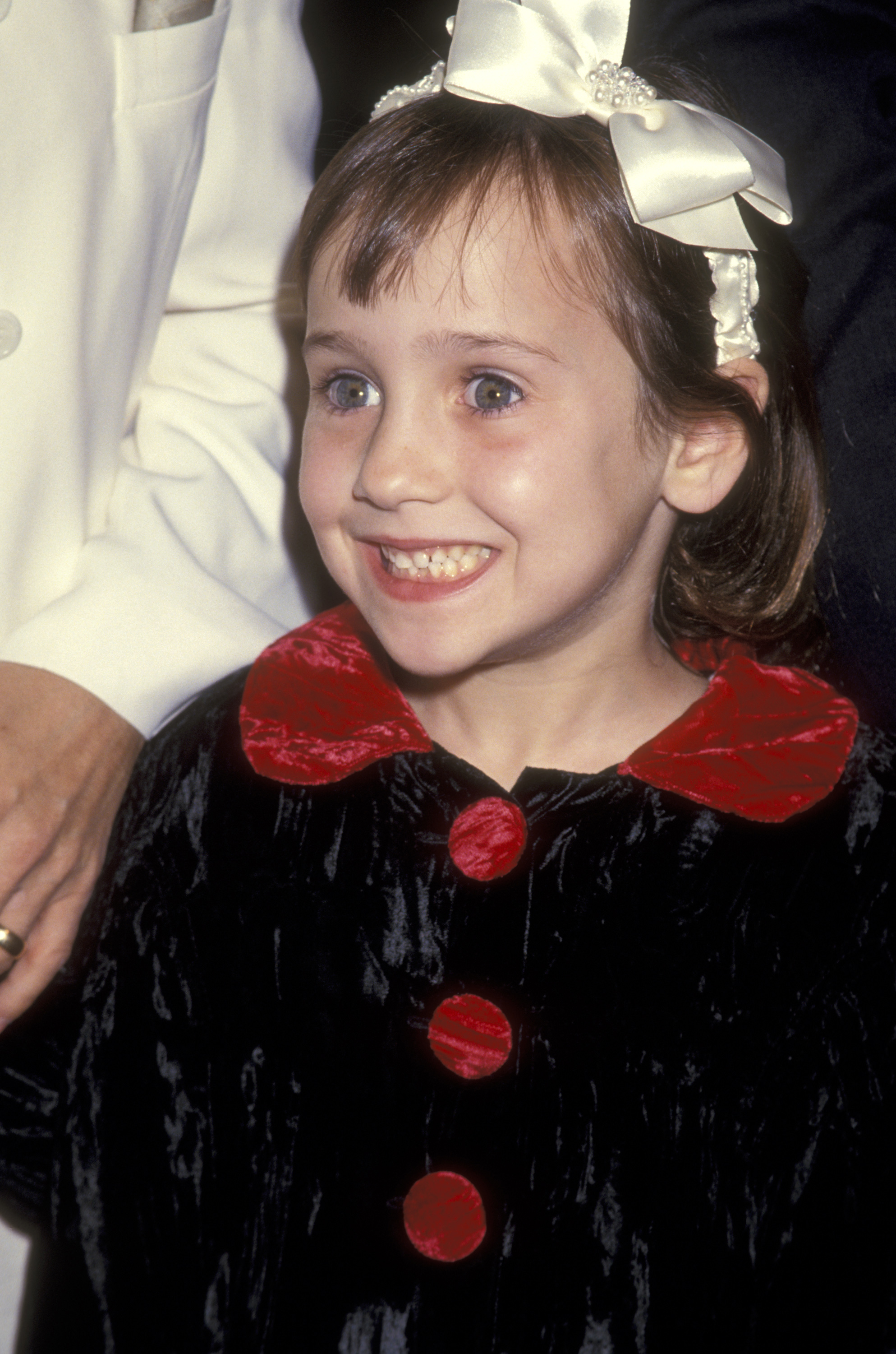 Mara Wilson asiste al estreno de "Mrs. Doubtfire" en Beverly Hills, California, el 22 de noviembre de 1993 | Fuente: Getty Images