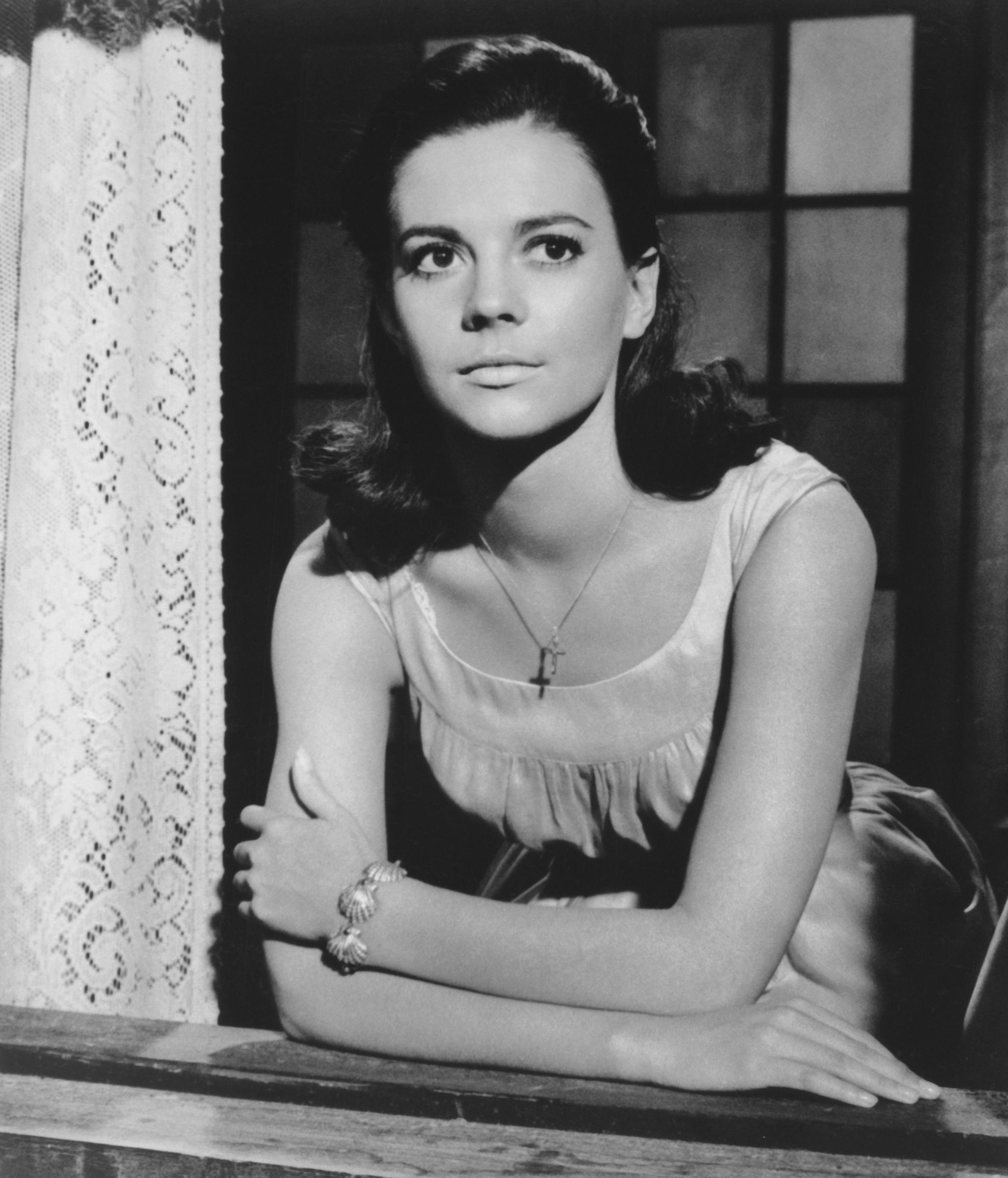 Natalie Wood en el balcón como Maria en una escena del musical "West Side Story" en 1961. | Fuente: Getty Images