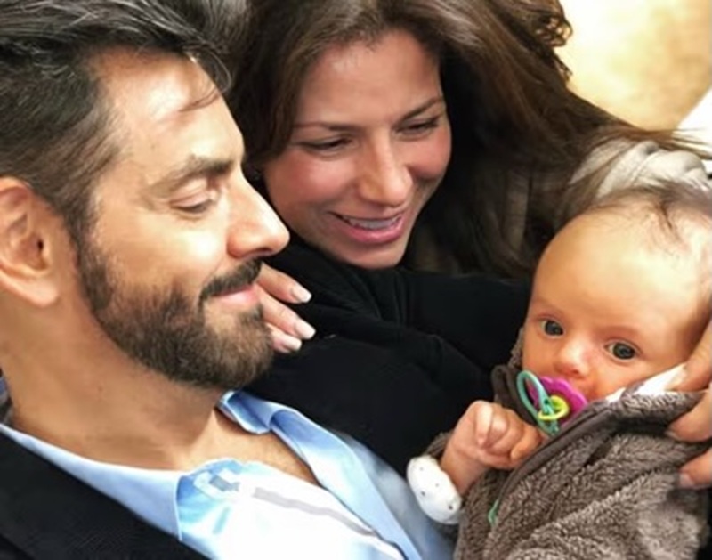 Eugenio Derbez compartiendo junto a su nieta Kailani y su esposa, Alessandra Rosaldo | Fuente: Instagram/ederbez