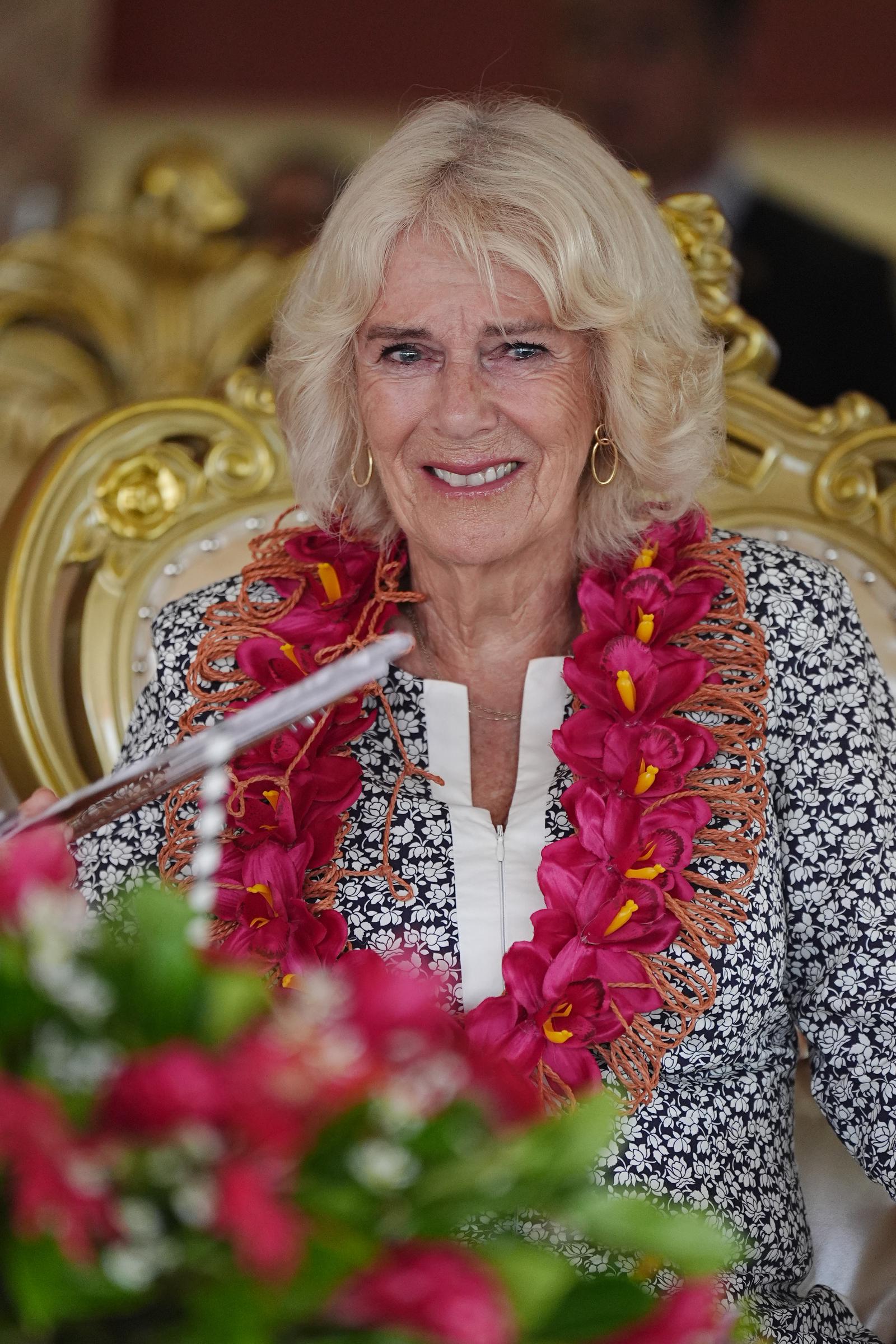 La reina Camilla se emociona en Samoa en octubre de 2024 | Fuente: Getty Images