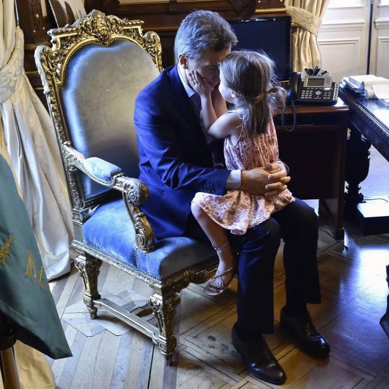 Mauricio Macri compartiendo junto a su hija Antonia durante su niñez | Fuente: Instagram/mauriciomacri