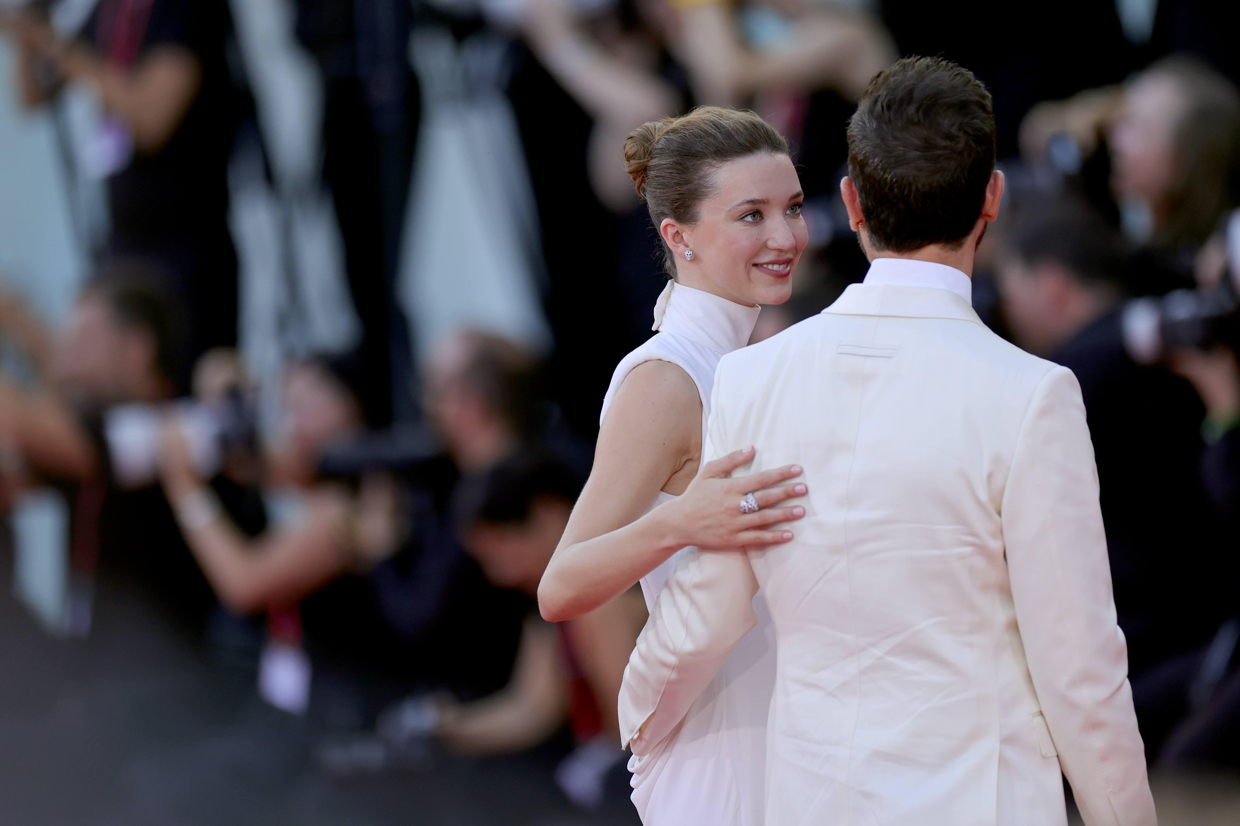La pareja asiste a la alfombra roja de "Beetlejuice" durante el 81° Festival Internacional de Cine de Venecia el 28 de agosto de 2024 | Fuente: Getty Images