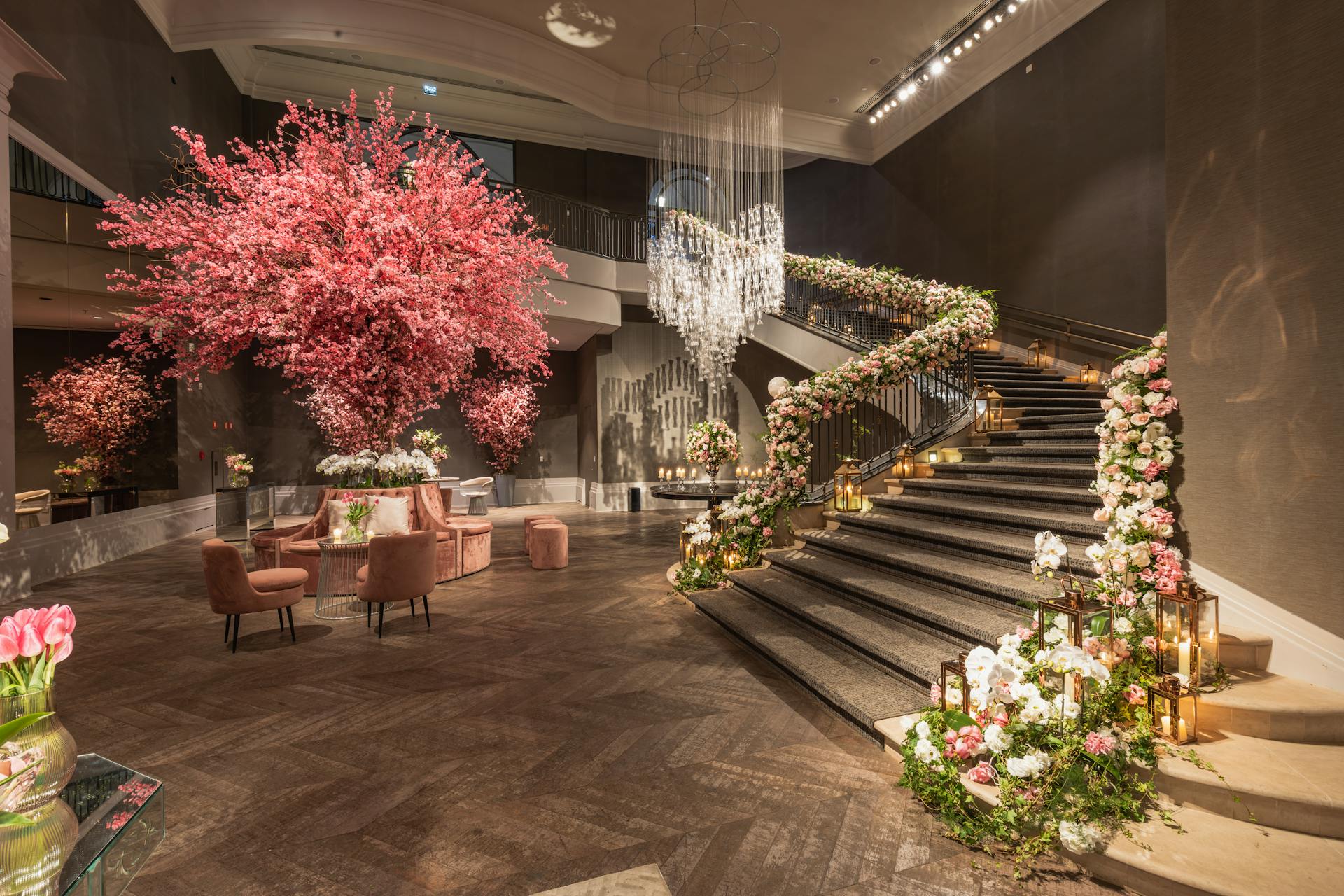 Un salón decorado para un evento | Fuente: Pexels
