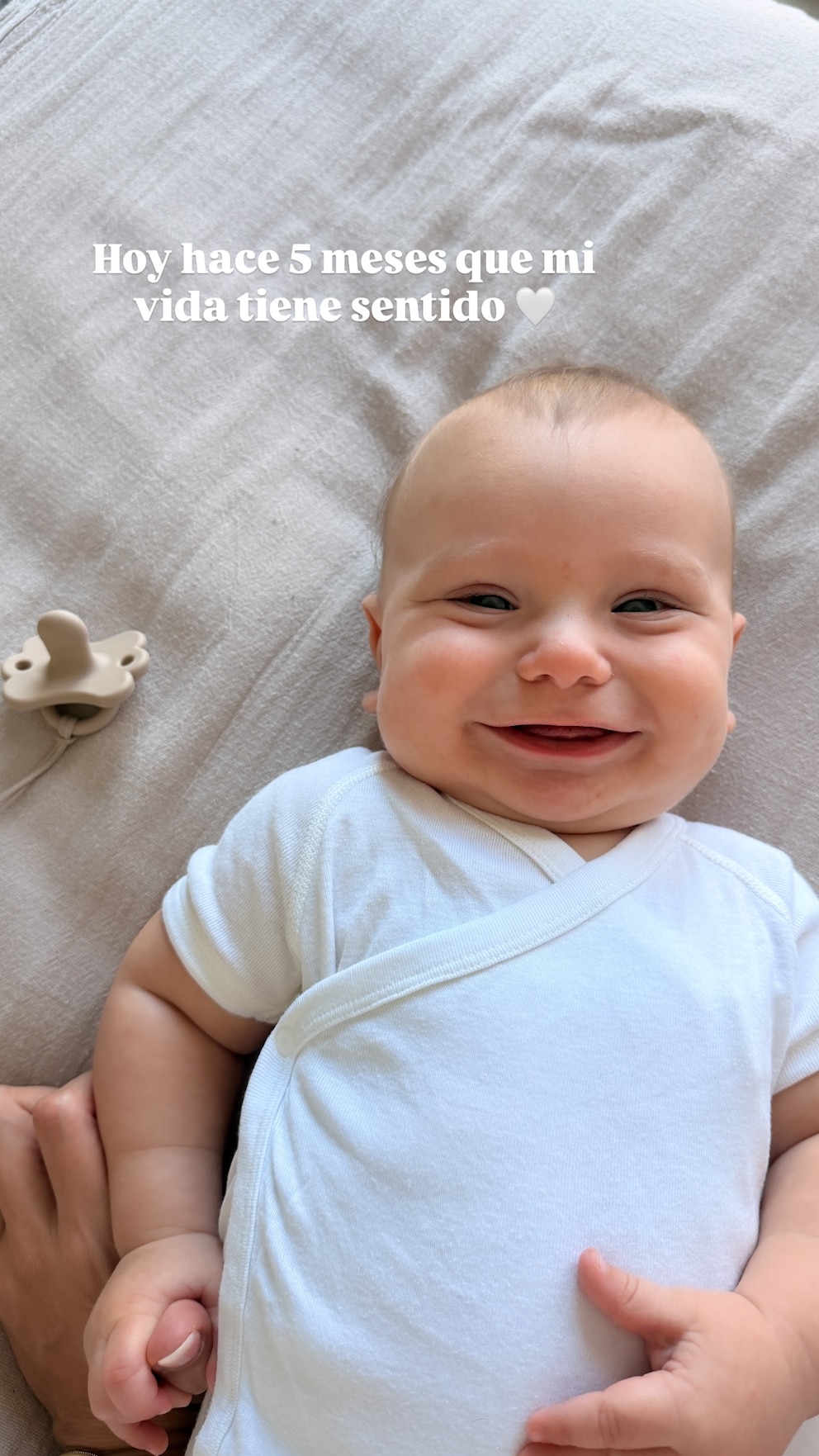Faustino, hijo de Eva Bargiela y Gianluca Simeone, sonriendo | Fuente: Instagram Stories/evabargiela