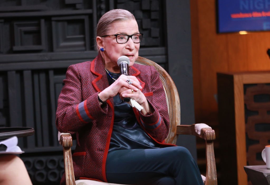 La jueza Ruth Bader Ginsburg habla durante el Festival de Cine Sundance 2018 en Filmmaker Lodge. | Foto: Getty Images