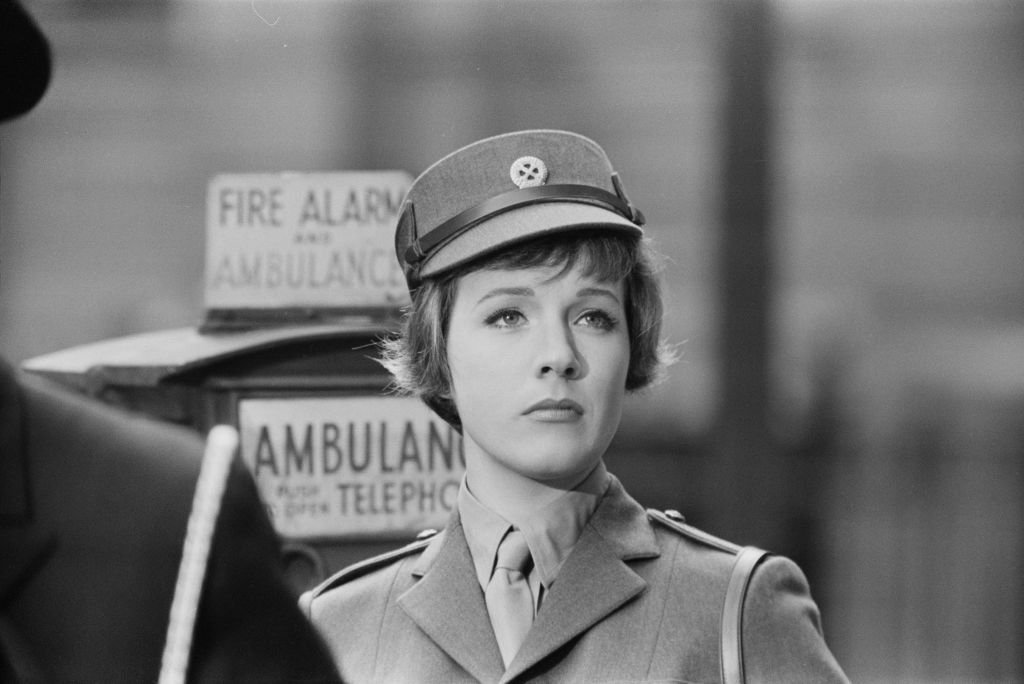 Julie Andrews como 'Emily Barham' en la película estadounidense 'The Americanization of Emily', el 14 de octubre de 1963. | Foto: Getty Images