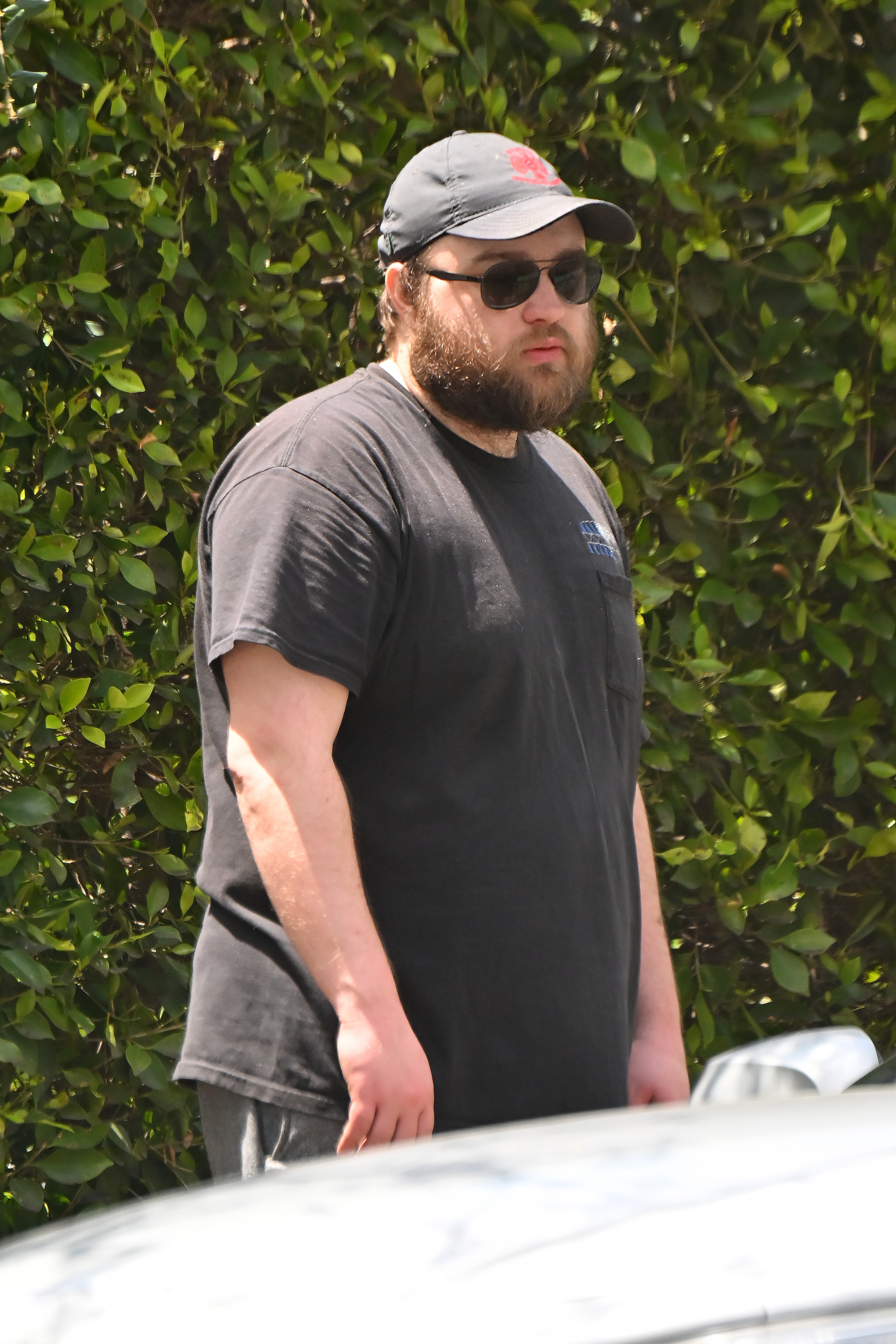 Angus T. Jones visto el 18 de abril de 2024 en Los Ángeles, California. | Fuente: Getty Images