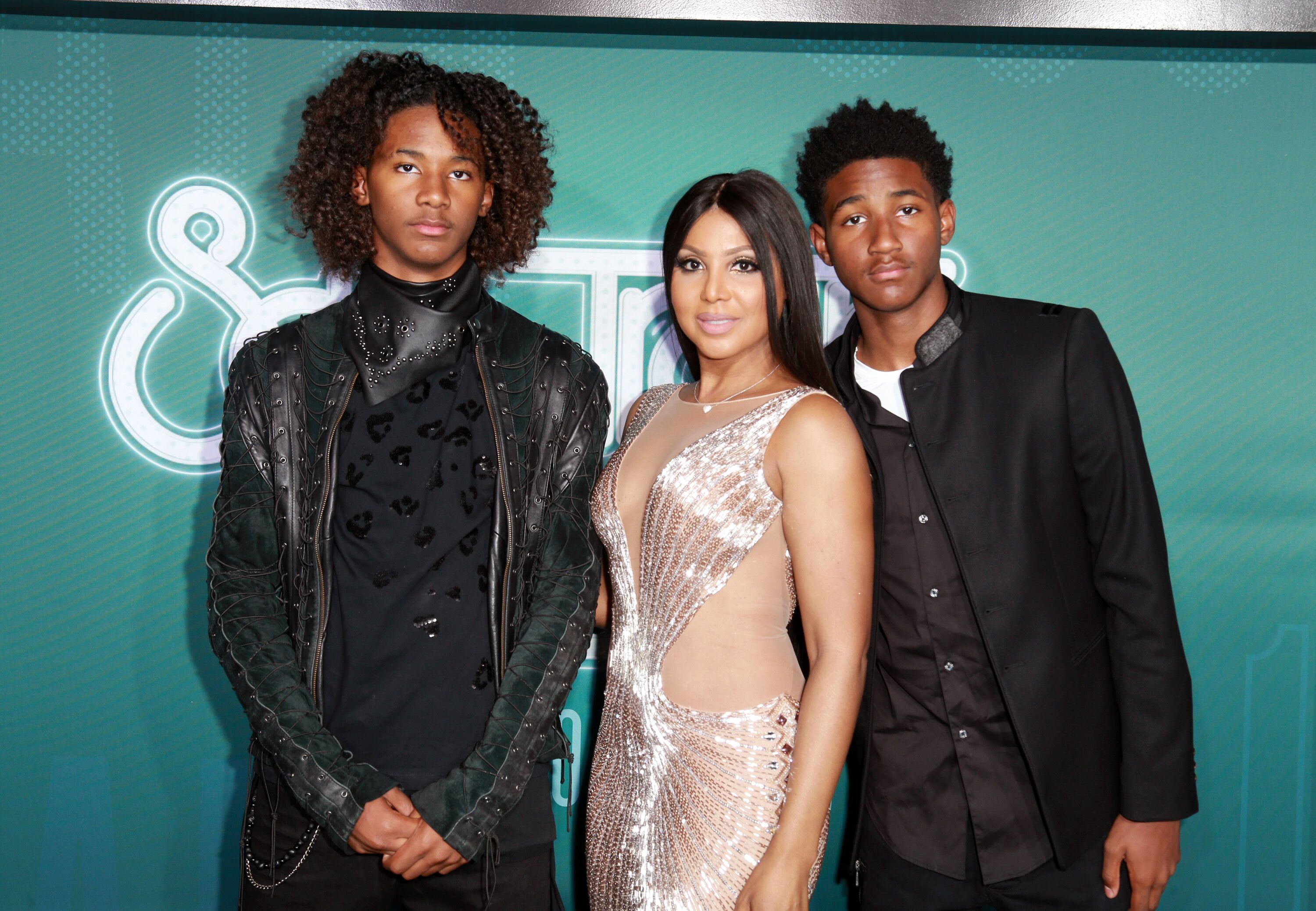 Toni Braxton y sus hijos Diezel y Denim asisten a los premios Soul Train Awards 2017.  El |  Foto: Getty Images