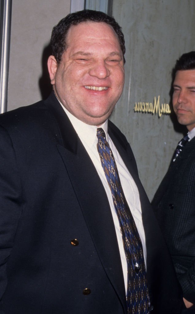 Harvey Weinstein en Neiman Marcus, el 14 de diciembre de 1994 en Beverly Hills, California, Estados Unidos. | Foto: Getty Images