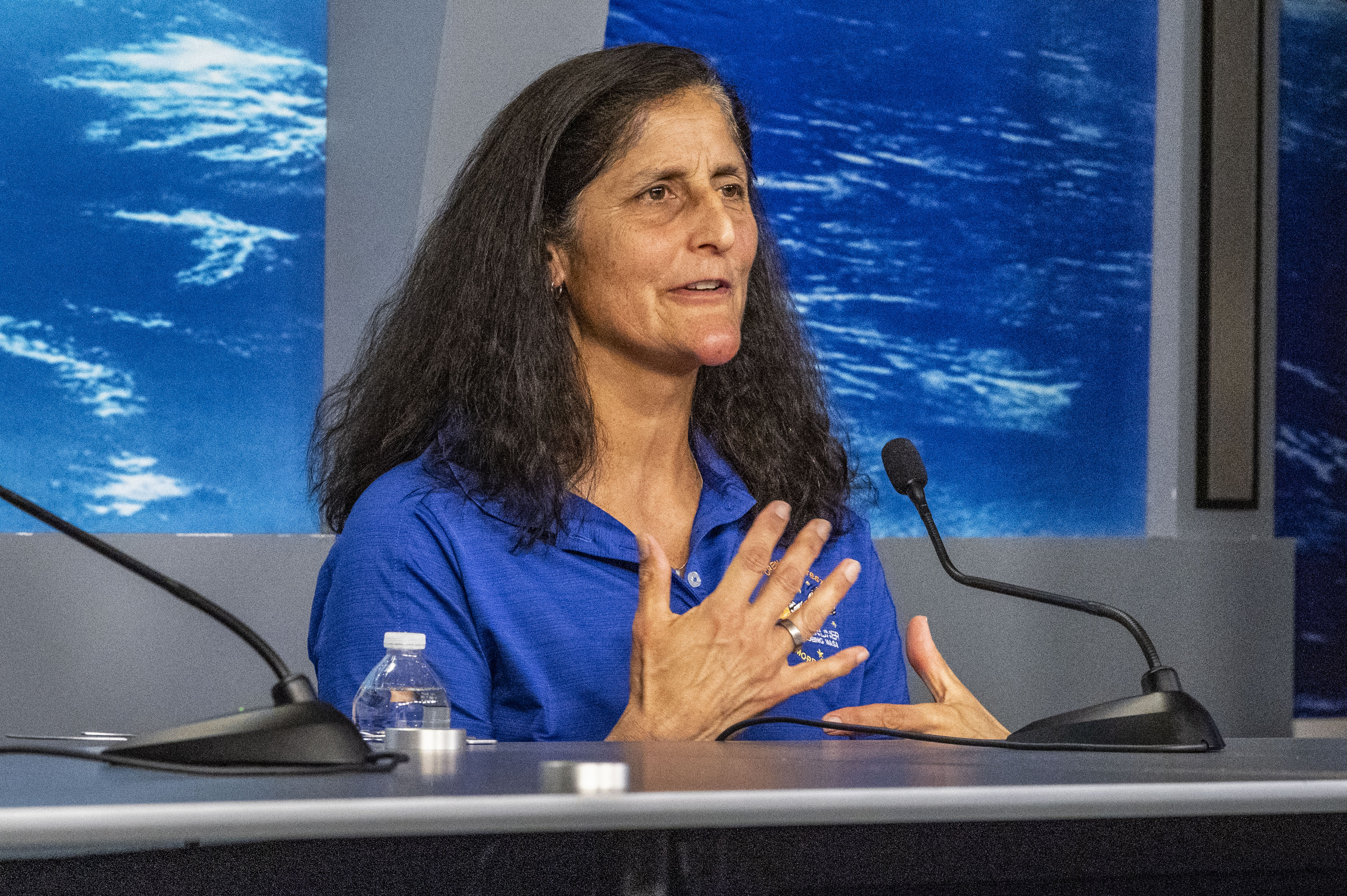 Sunita Suni Williams, responde a preguntas durante una rueda de prensa En marzo de 2024 | Fuente: Getty Images