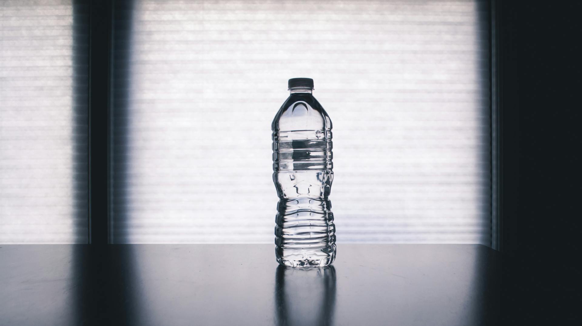 Una botella de agua | Fuente: Pexels